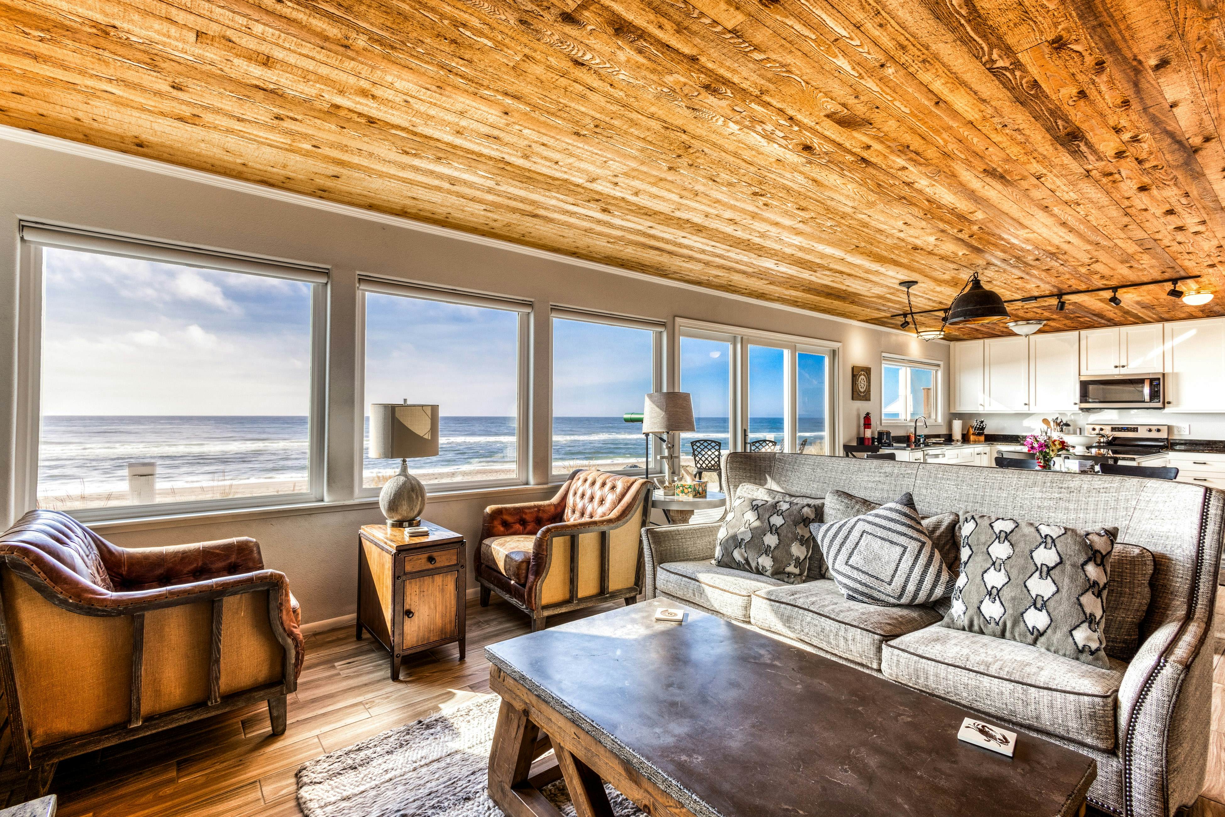 Beachfront home with ocean-view hot tub & wood-burning fireplace - dog-friendly