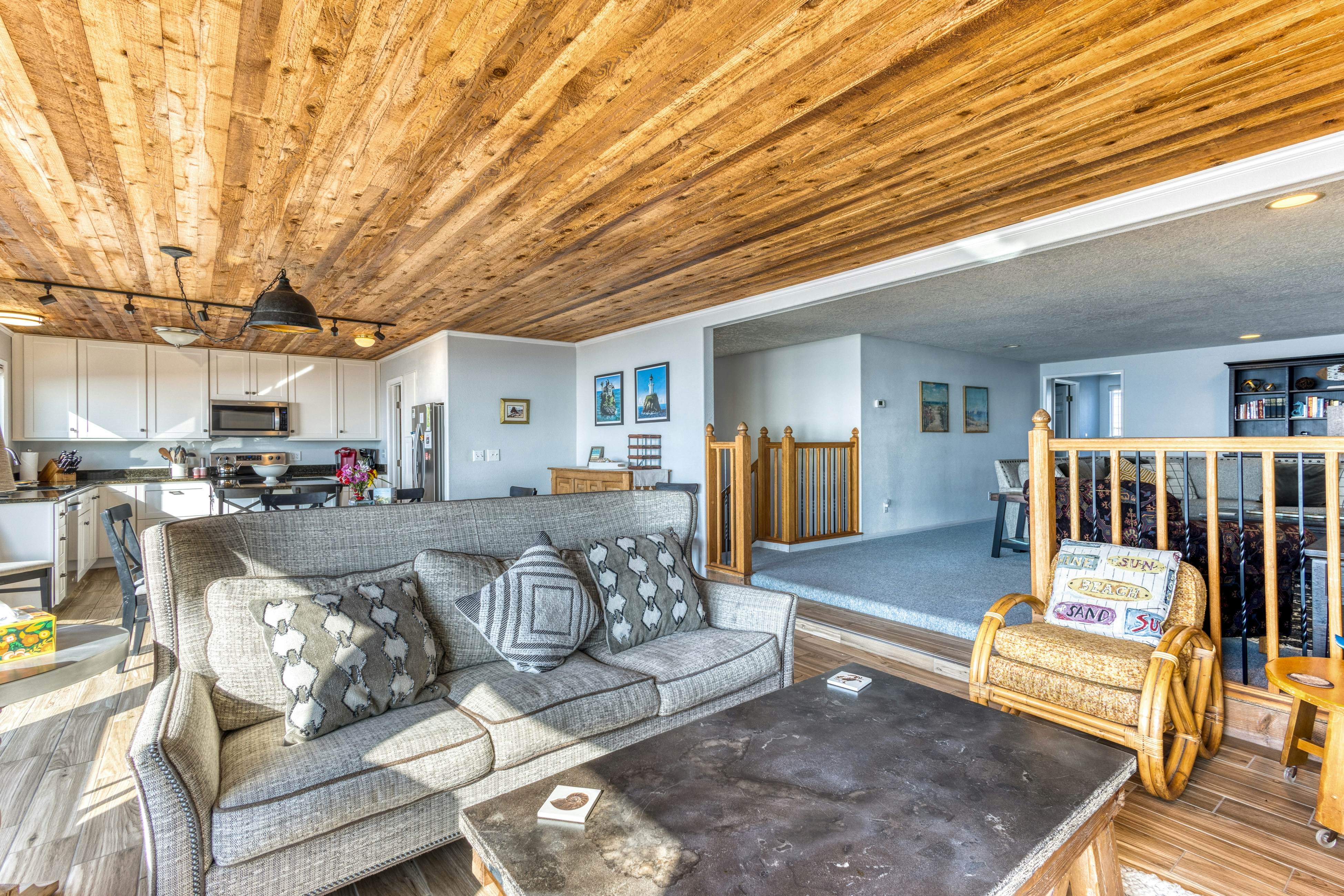 Beachfront home with ocean-view hot tub & wood-burning fireplace - dog-friendly