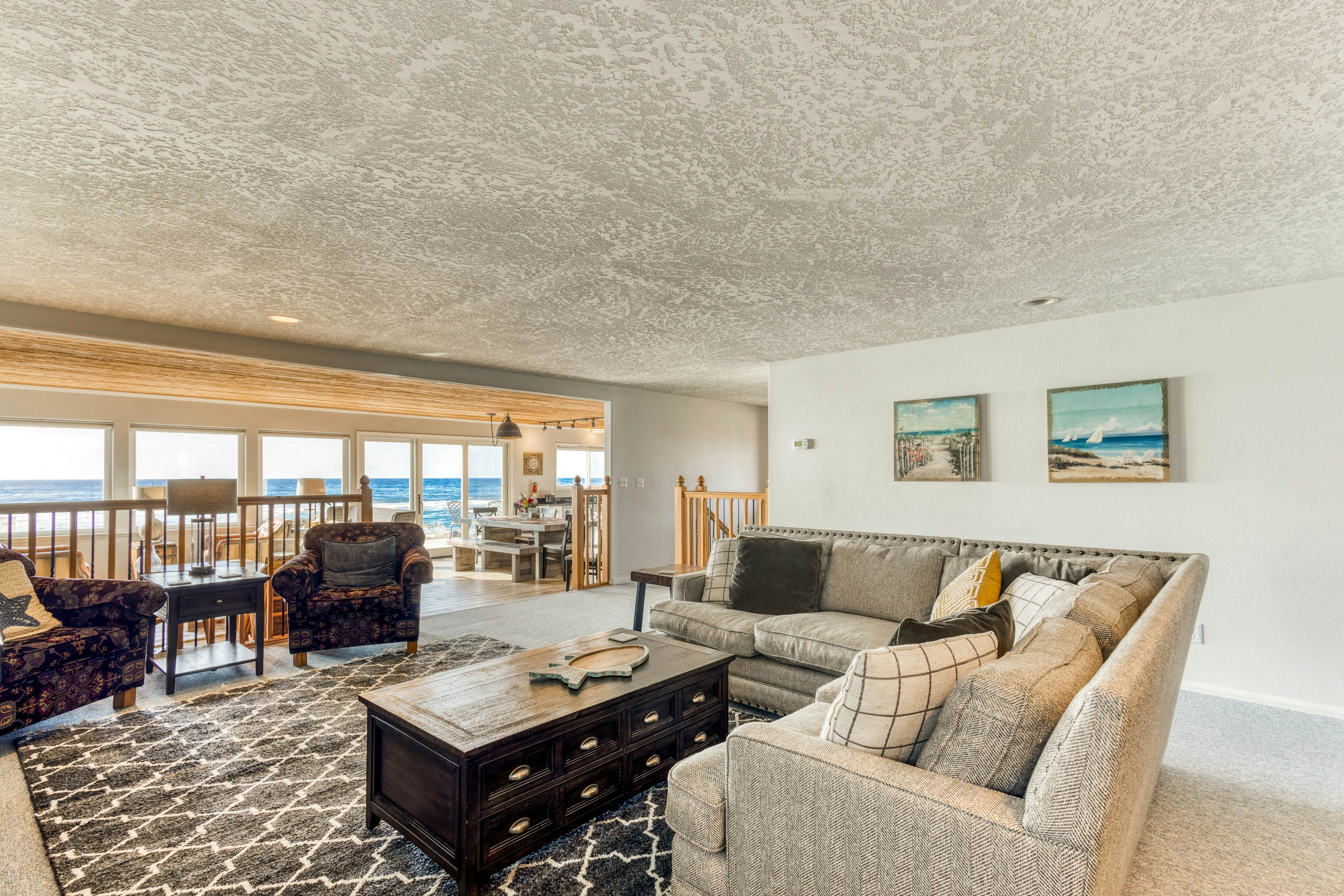 Beachfront home with ocean-view hot tub & wood-burning fireplace - dog-friendly