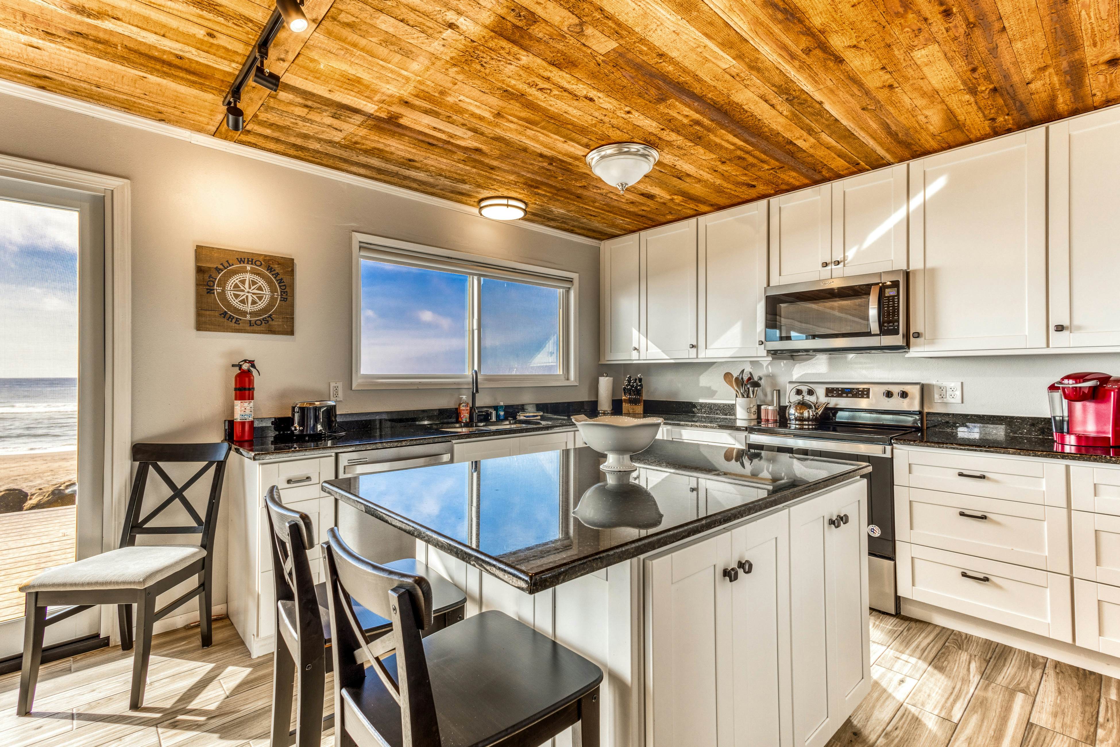 Beachfront home with ocean-view hot tub & wood-burning fireplace - dog-friendly