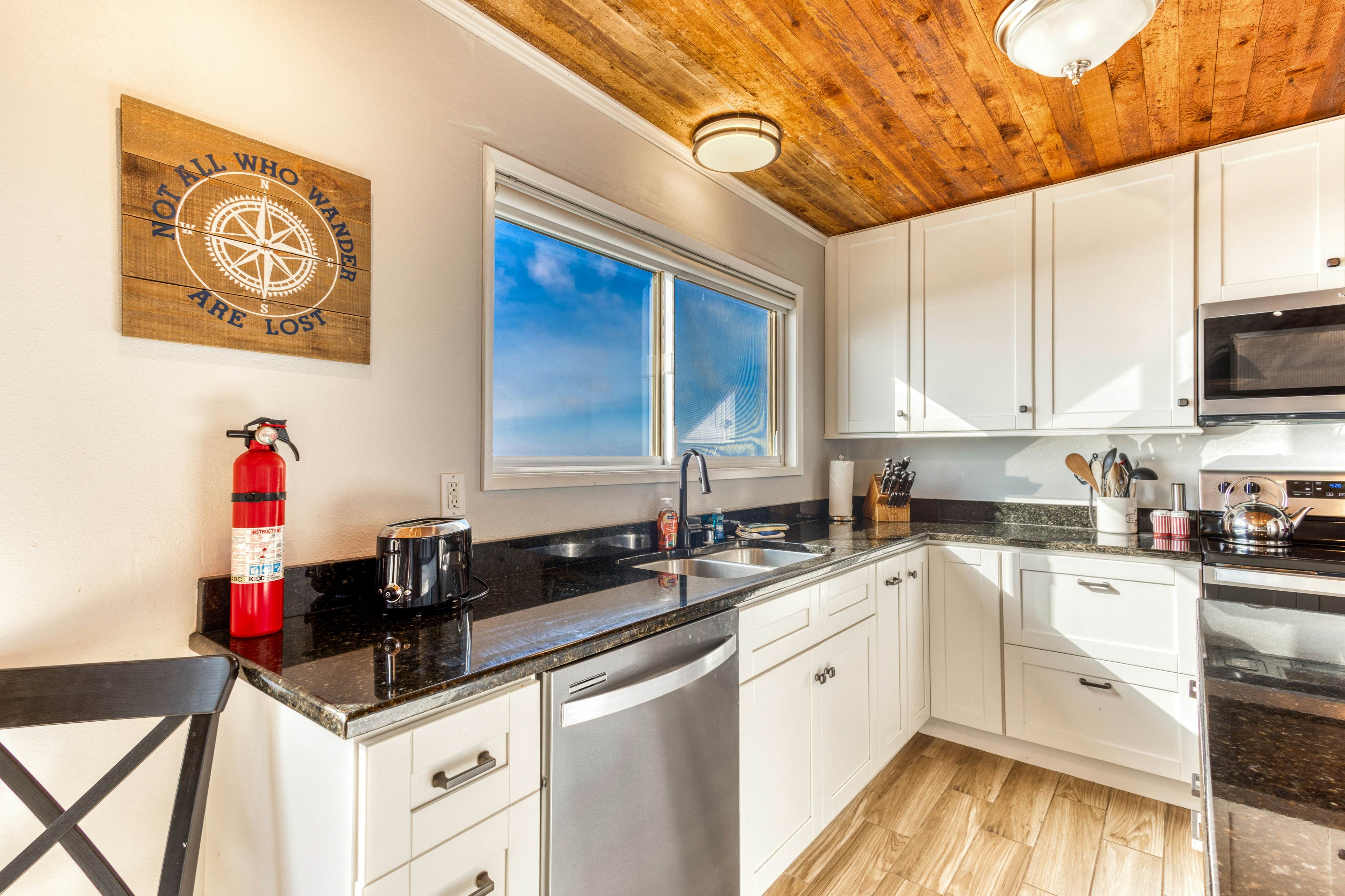 Beachfront home with ocean-view hot tub & wood-burning fireplace - dog-friendly