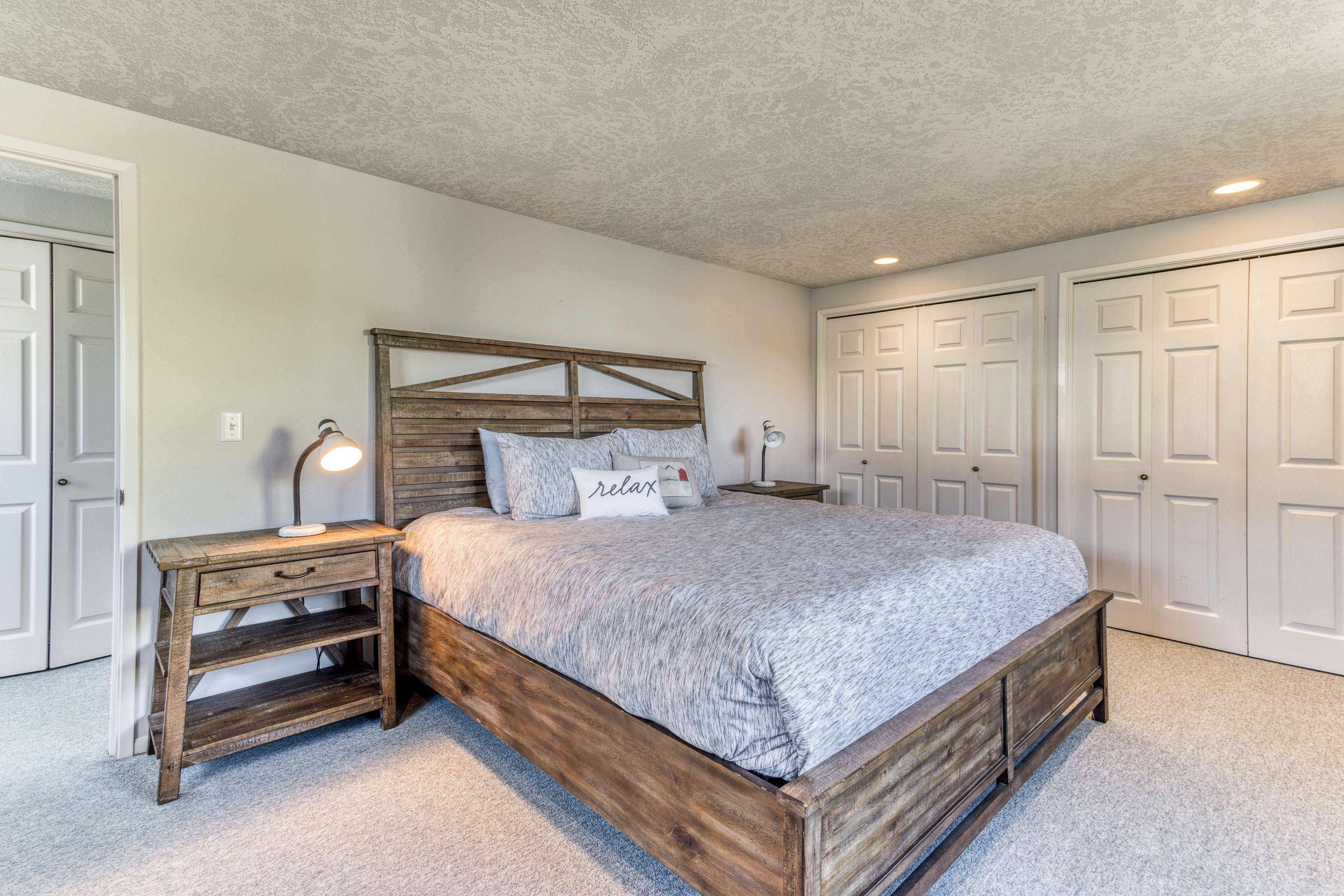 Beachfront home with ocean-view hot tub & wood-burning fireplace - dog-friendly