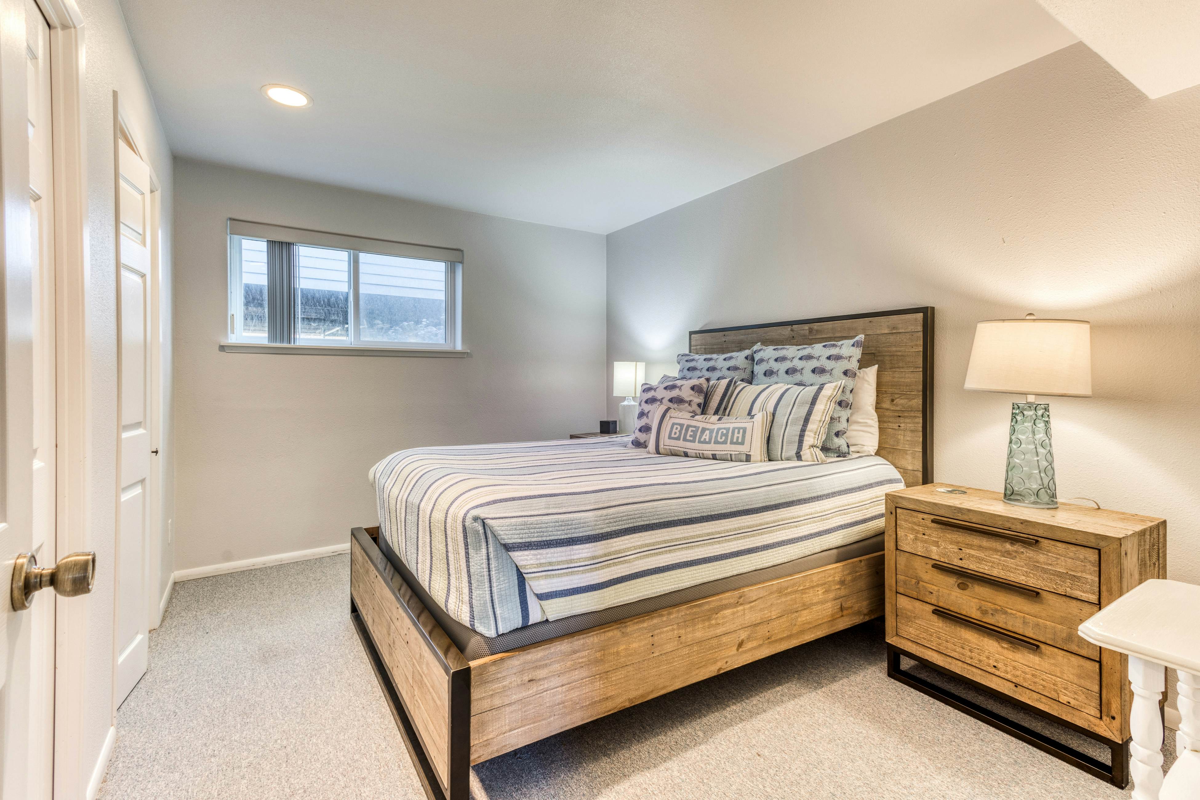 Beachfront home with ocean-view hot tub & wood-burning fireplace - dog-friendly