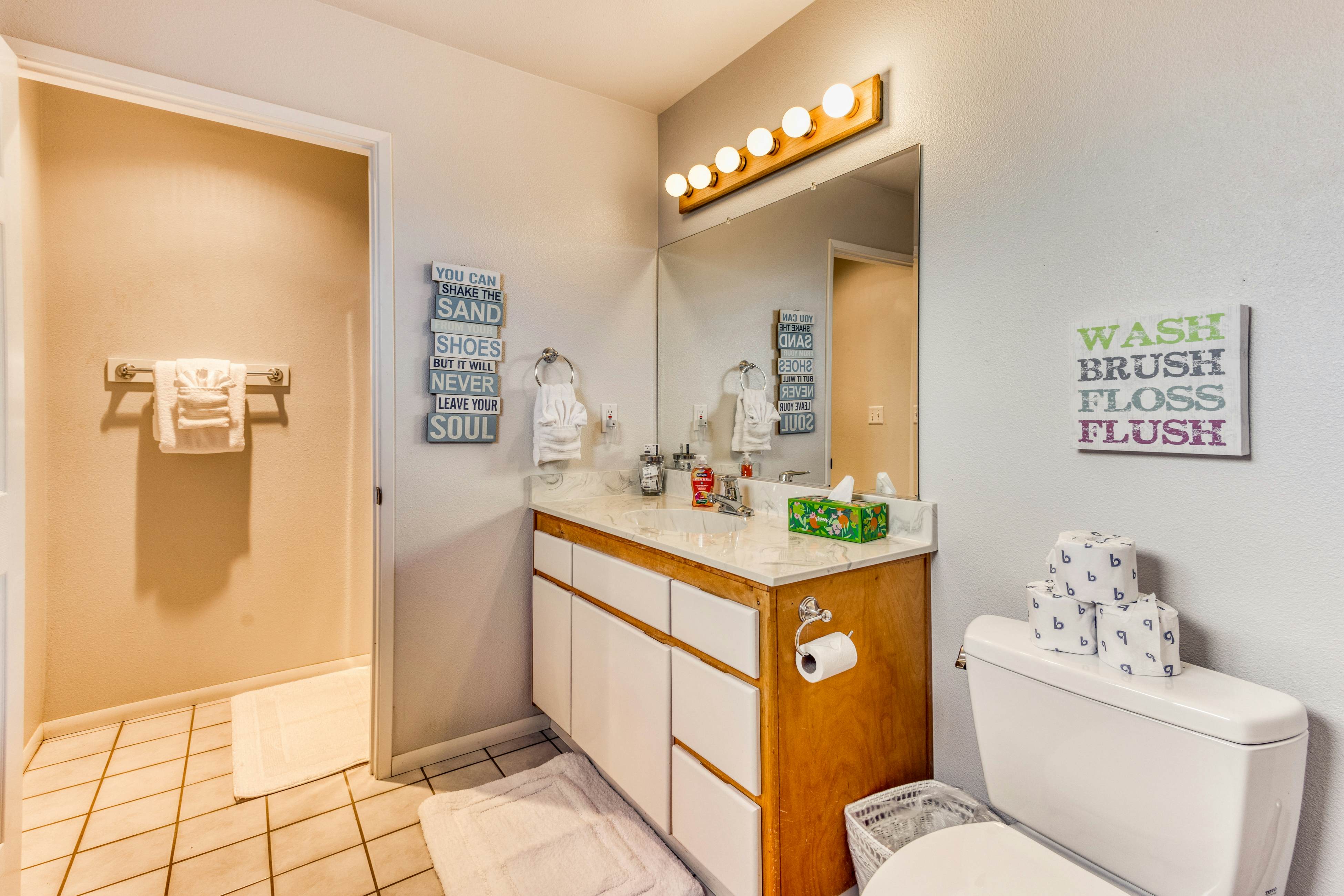 Beachfront home with ocean-view hot tub & wood-burning fireplace - dog-friendly