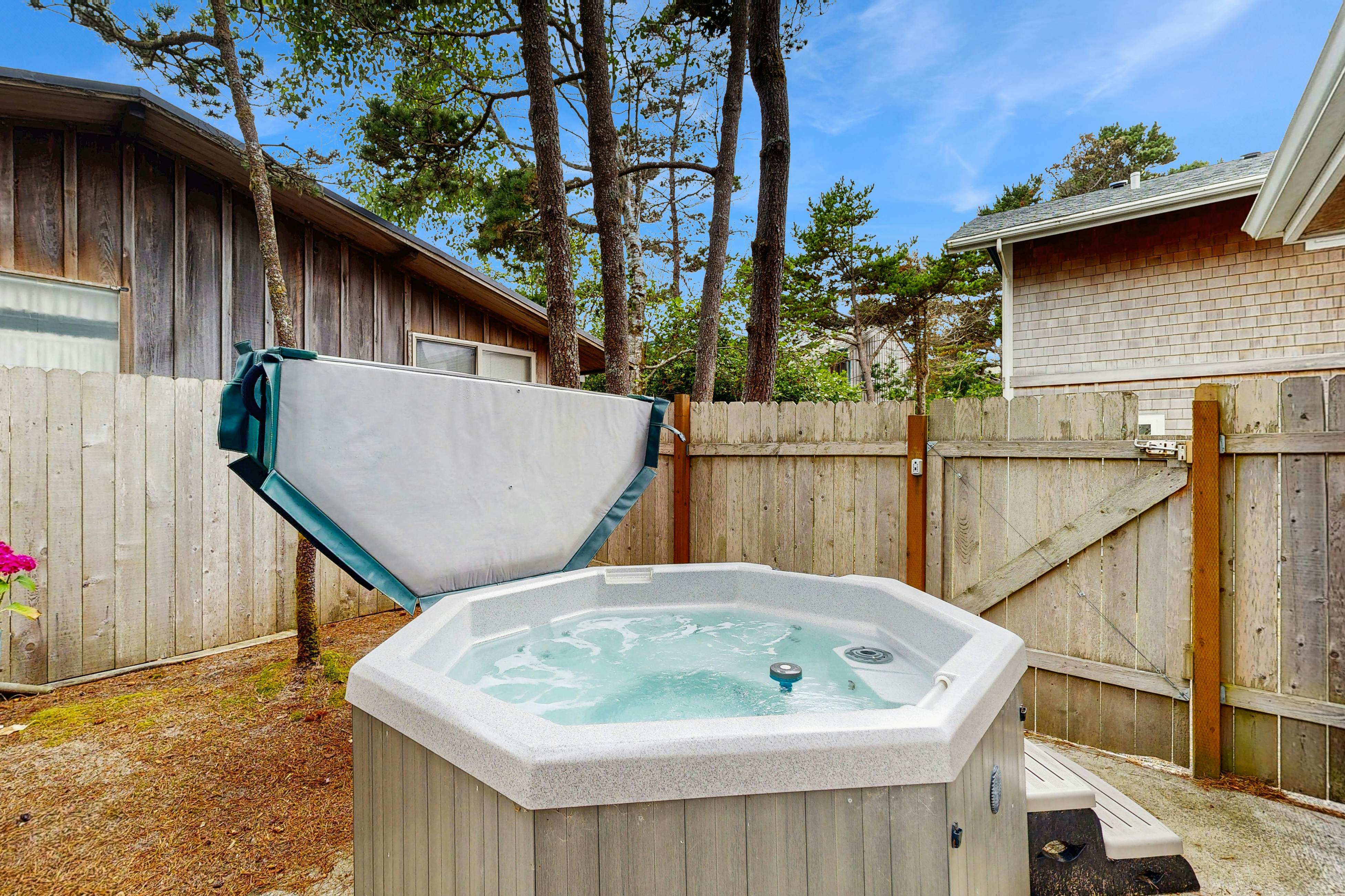 Dog-friendly Neskowin Village home w/ ocean views, private hot tub, & patio
