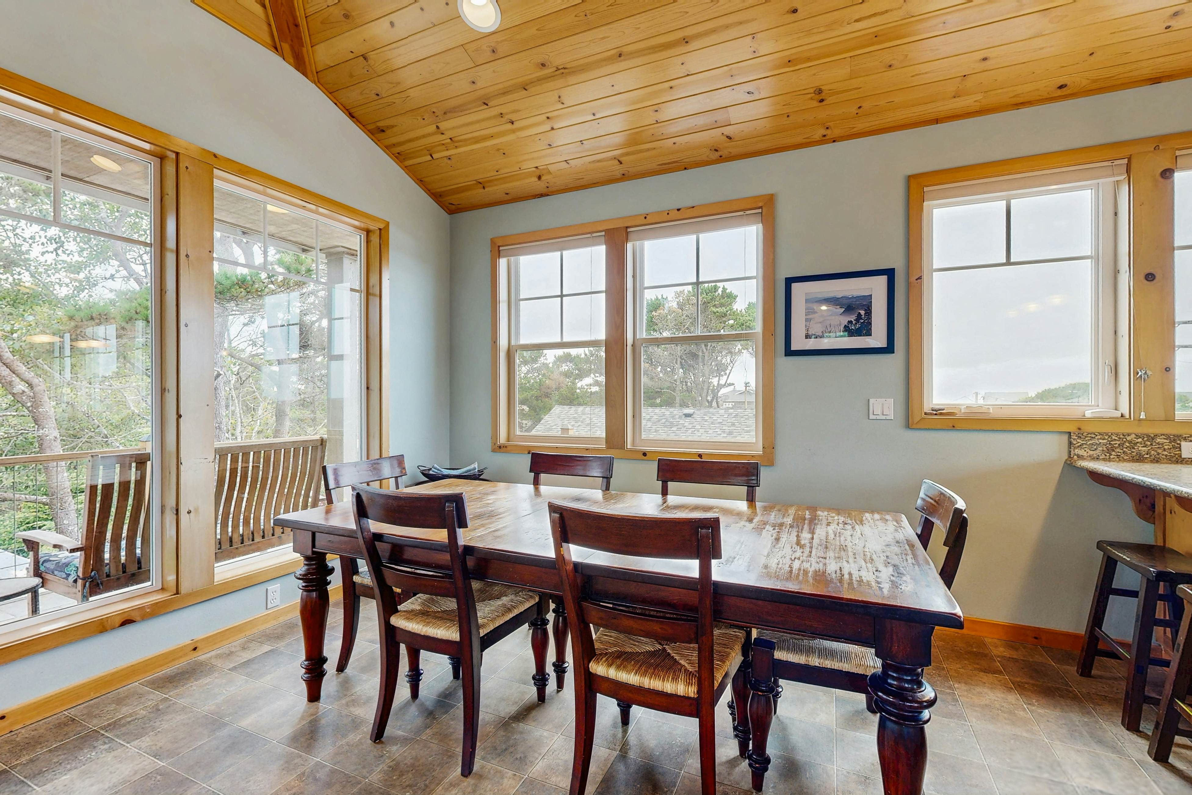 Dog-friendly Neskowin Village home w/ ocean views, private hot tub, & patio