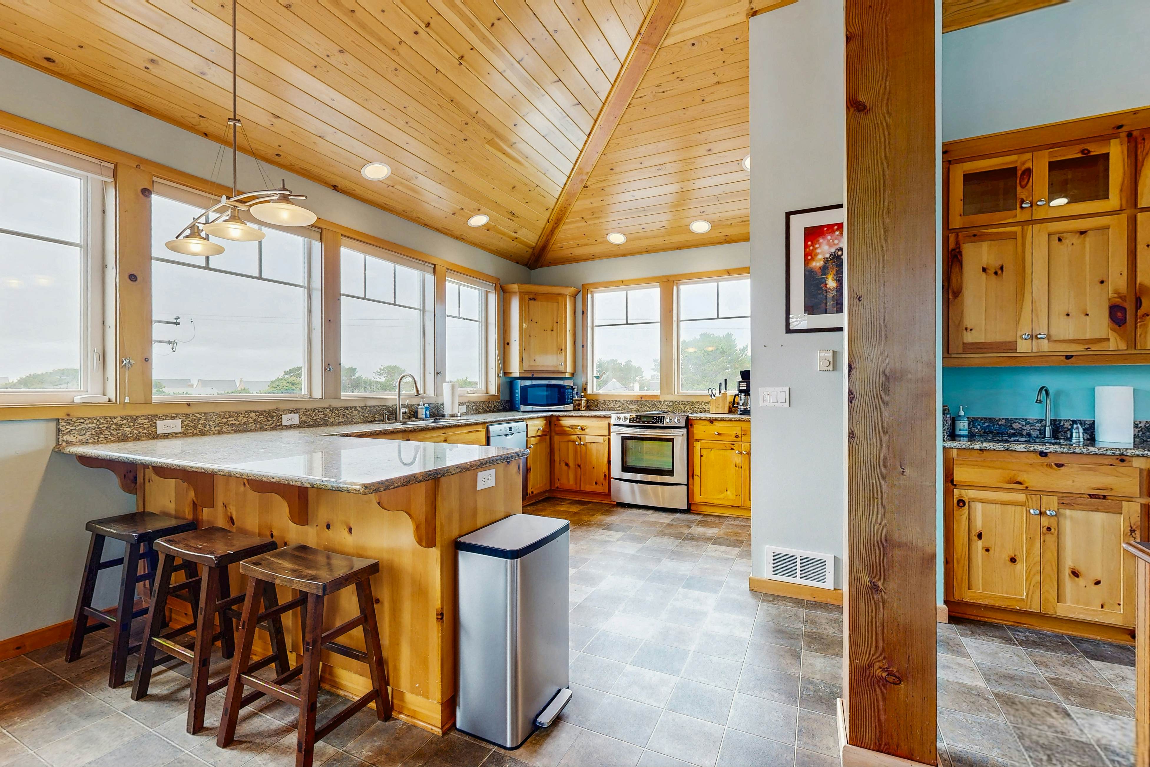 Dog-friendly Neskowin Village home w/ ocean views, private hot tub, & patio