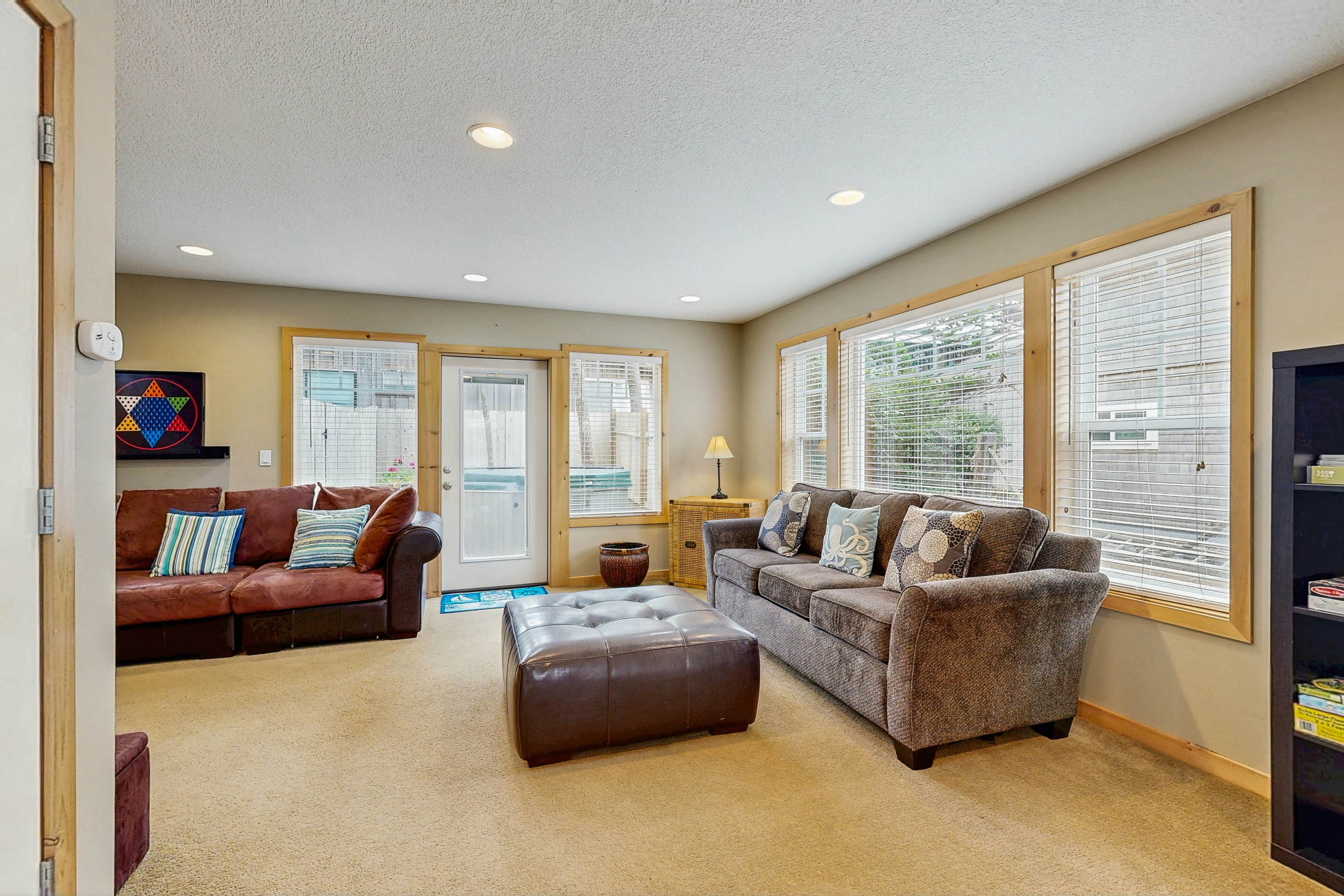 Dog-friendly Neskowin Village home w/ ocean views, private hot tub, & patio