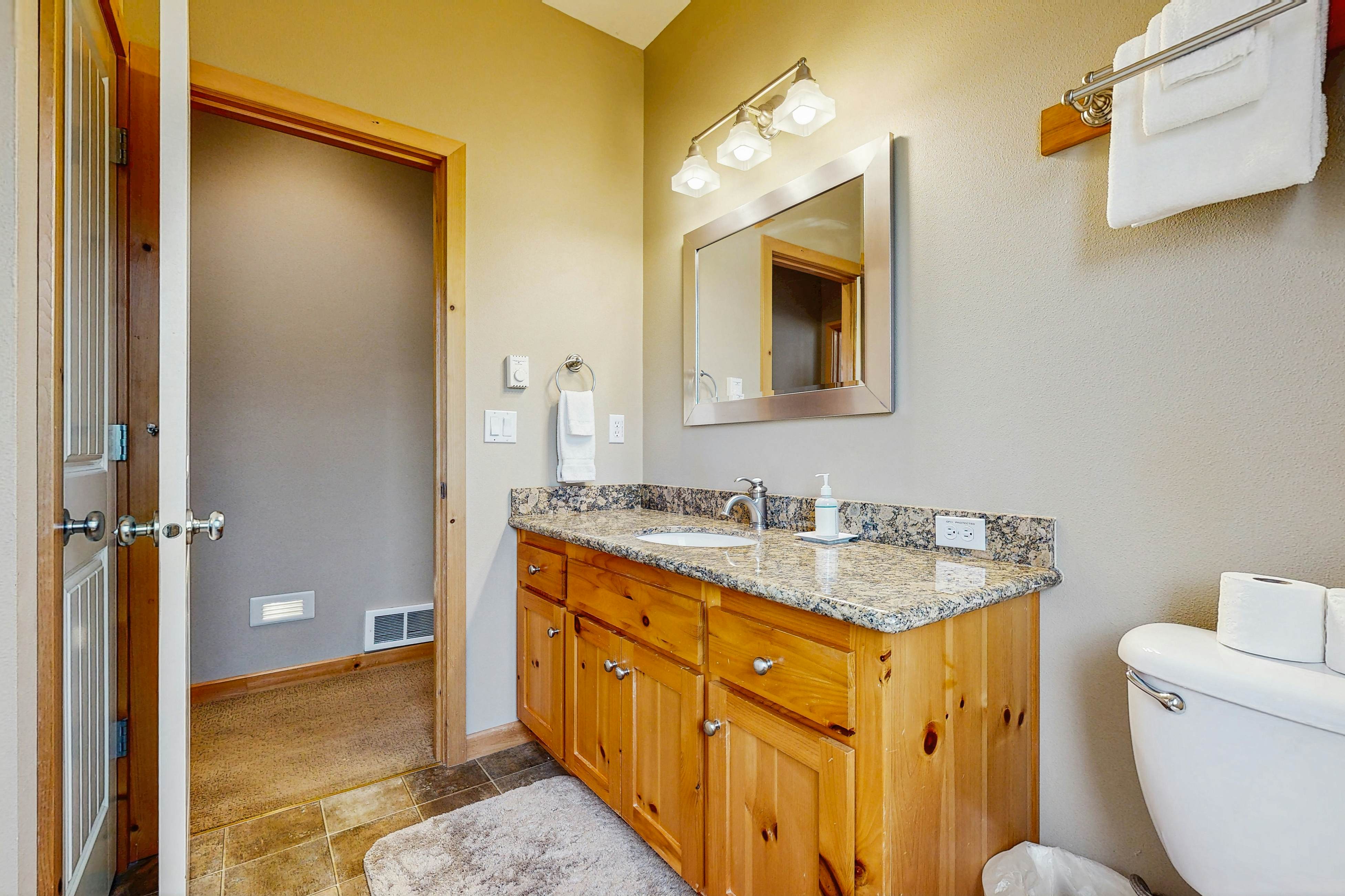 Dog-friendly Neskowin Village home w/ ocean views, private hot tub, & patio