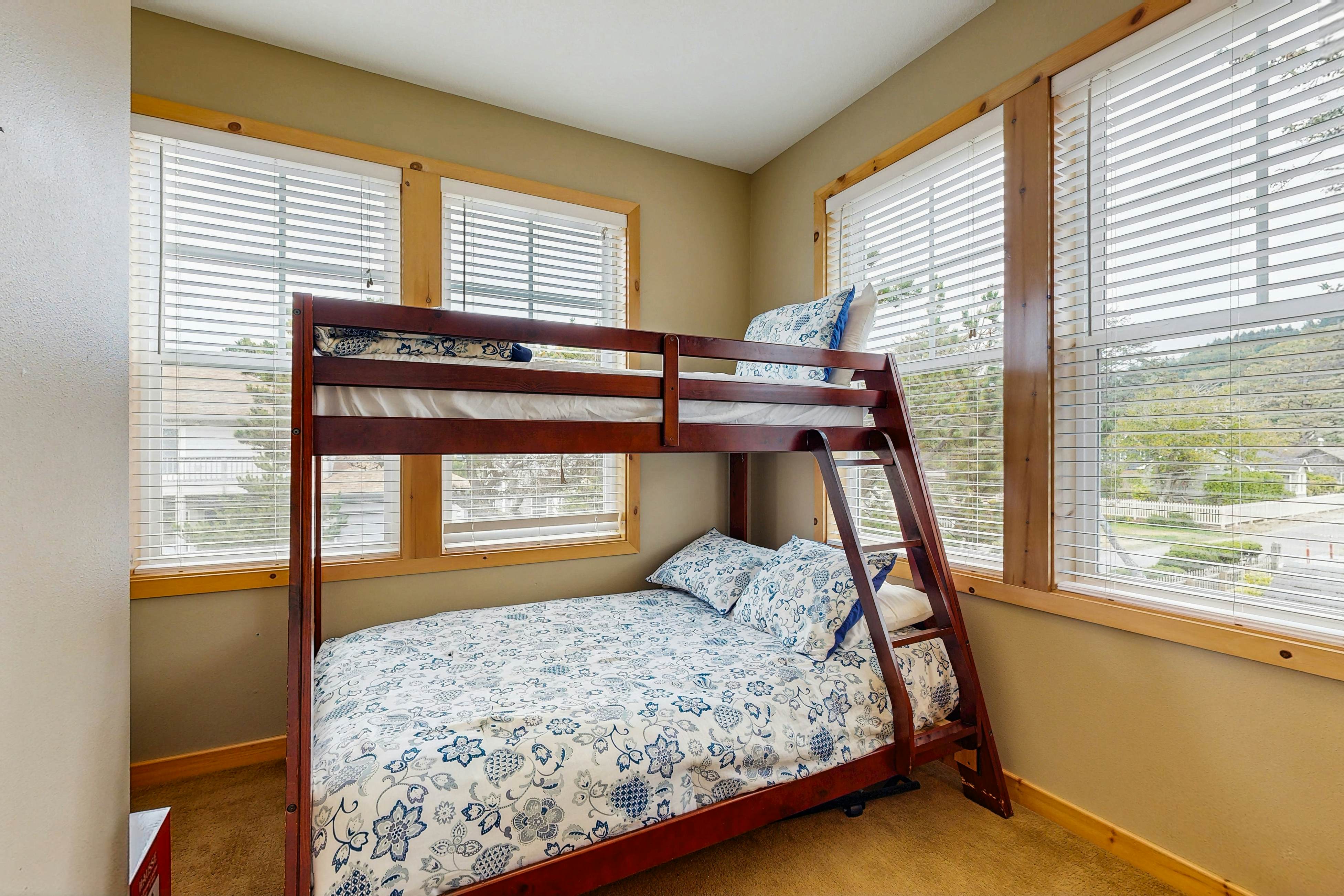 Dog-friendly Neskowin Village home w/ ocean views, private hot tub, & patio