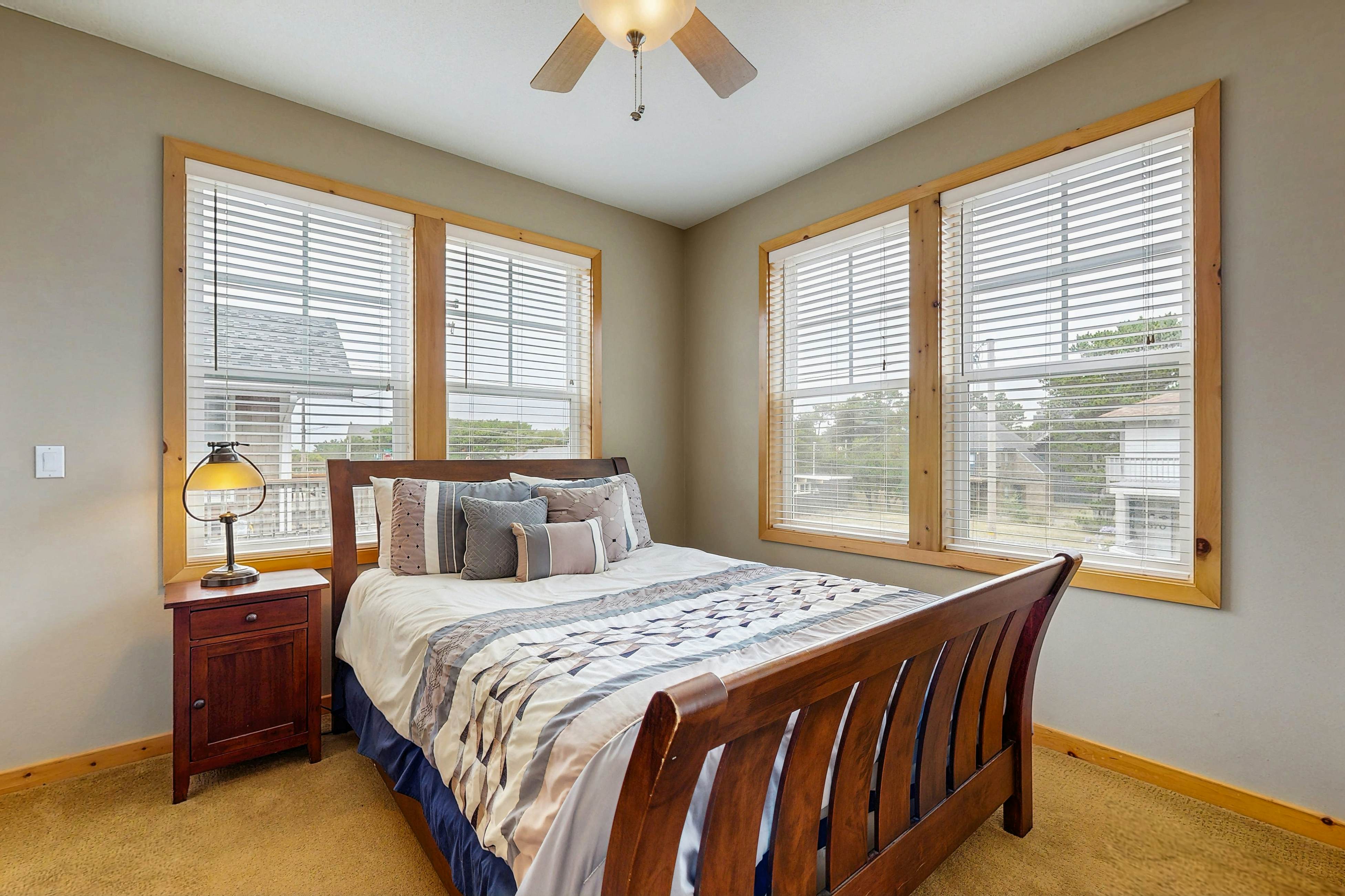 Dog-friendly Neskowin Village home w/ ocean views, private hot tub, & patio