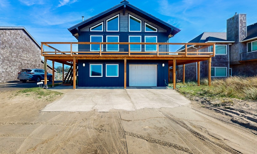 Designer home with stunning ocean and sunset views steps to beach dog friendly