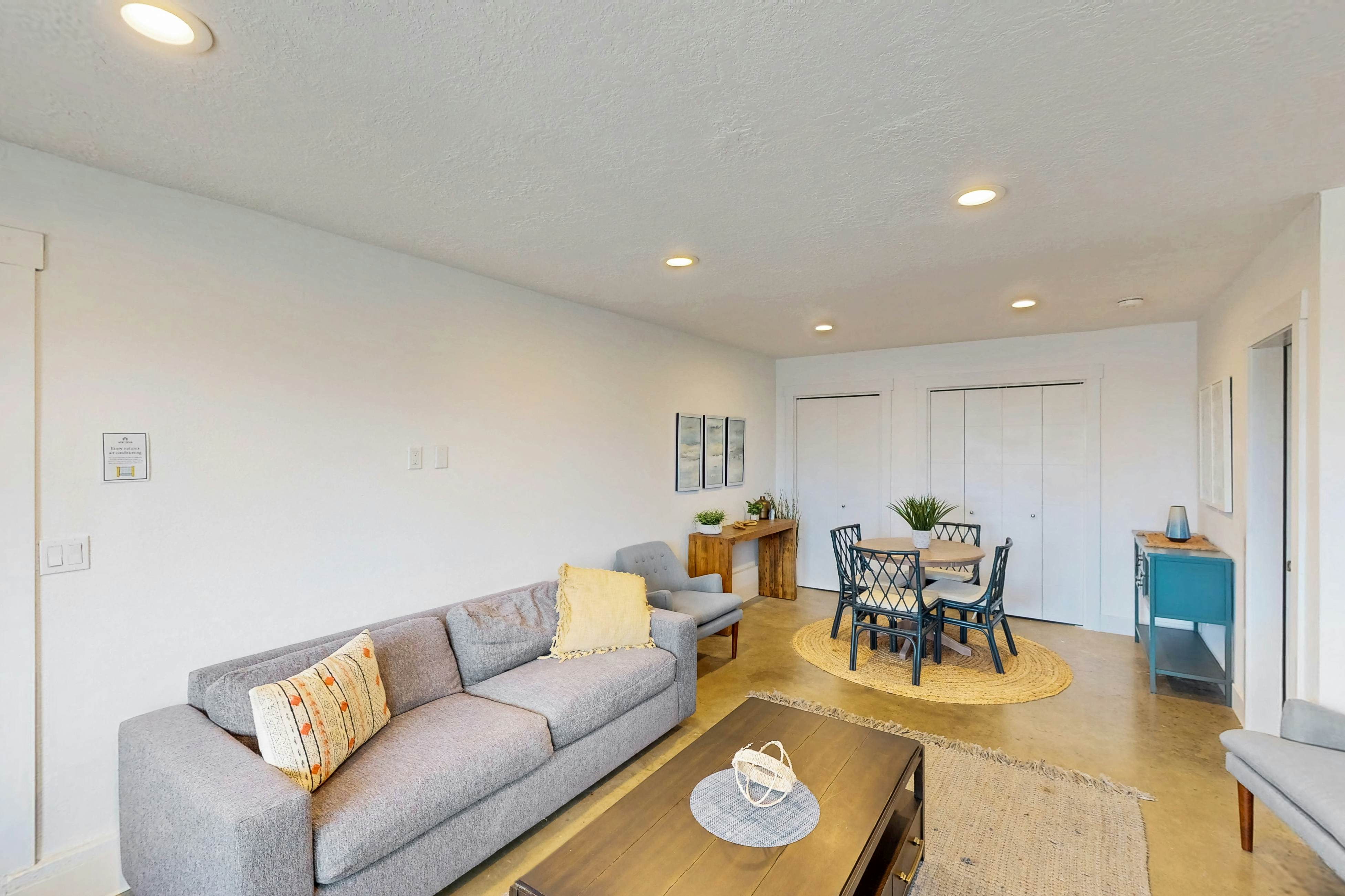 Designer home with stunning ocean & sunset views, steps to beach - dog-friendly