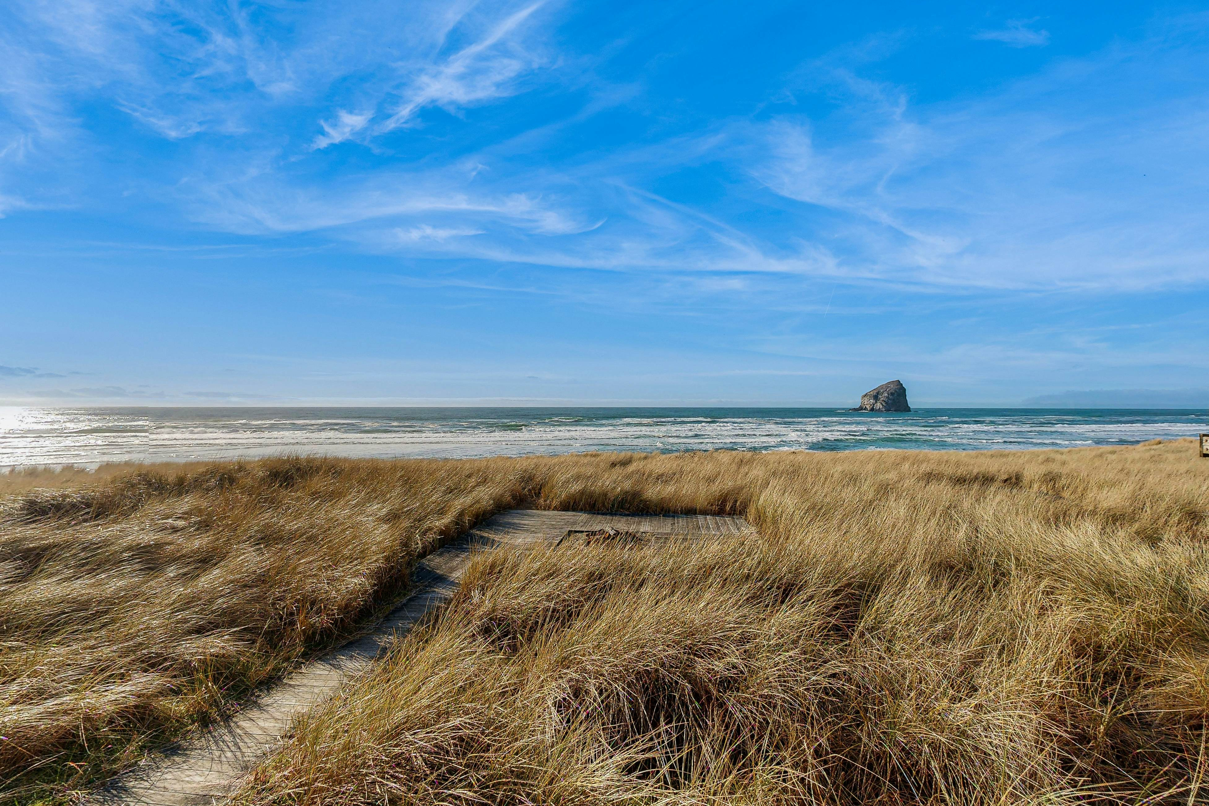 Modern, oceanfront home w/ stunning ocean views & nearby beach access