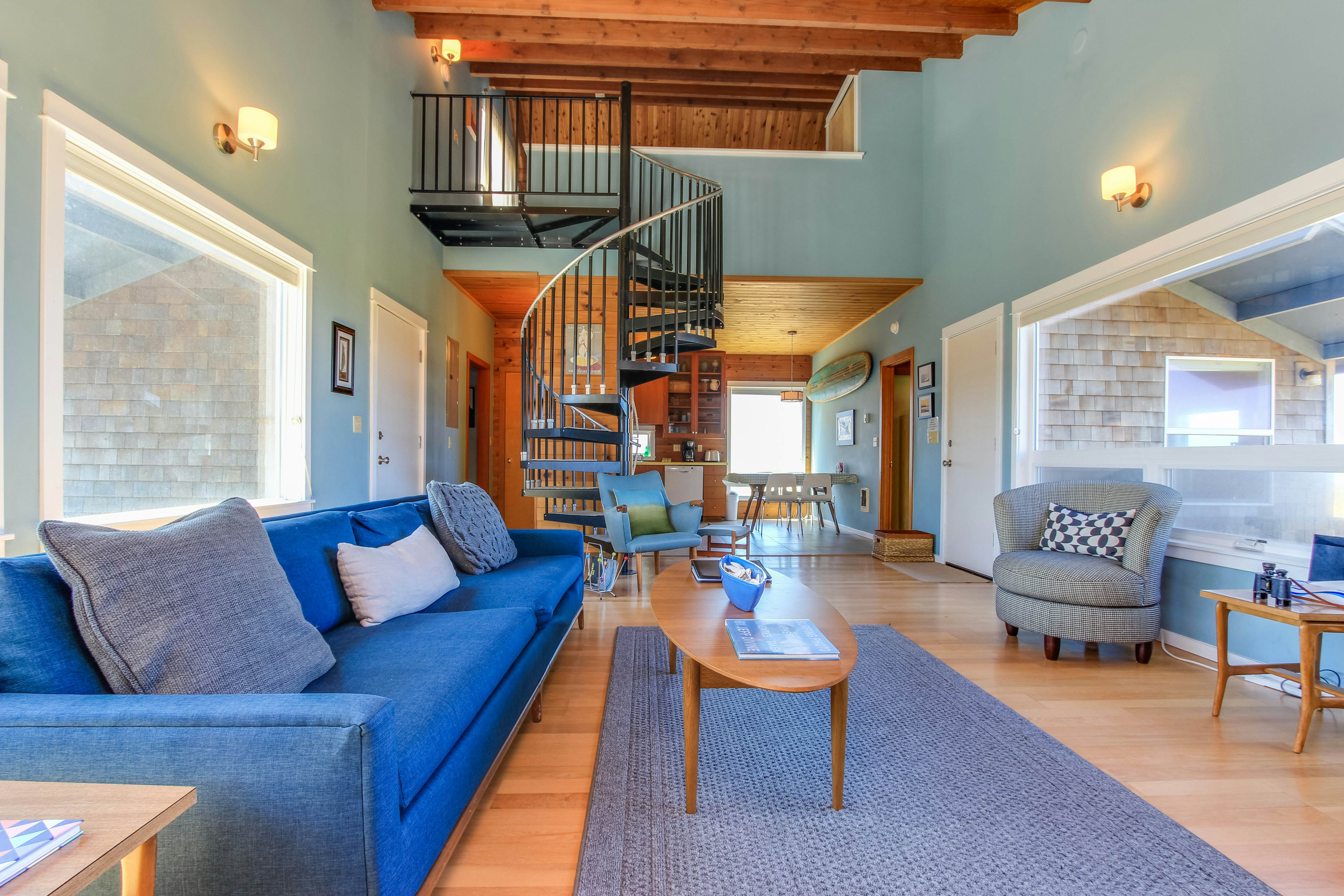 Modern, oceanfront home w/ stunning ocean views & nearby beach access