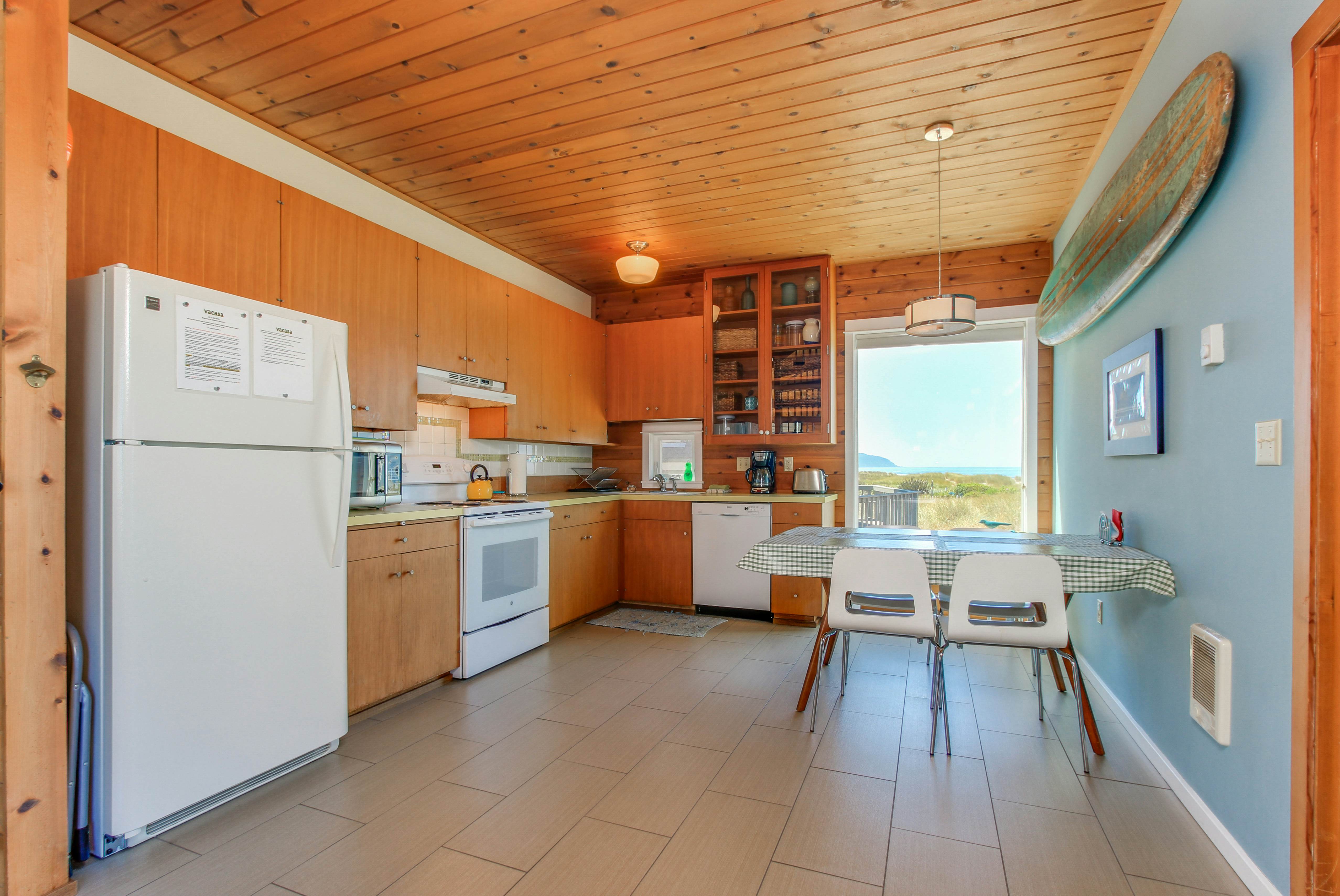 Modern, oceanfront home w/ stunning ocean views & nearby beach access