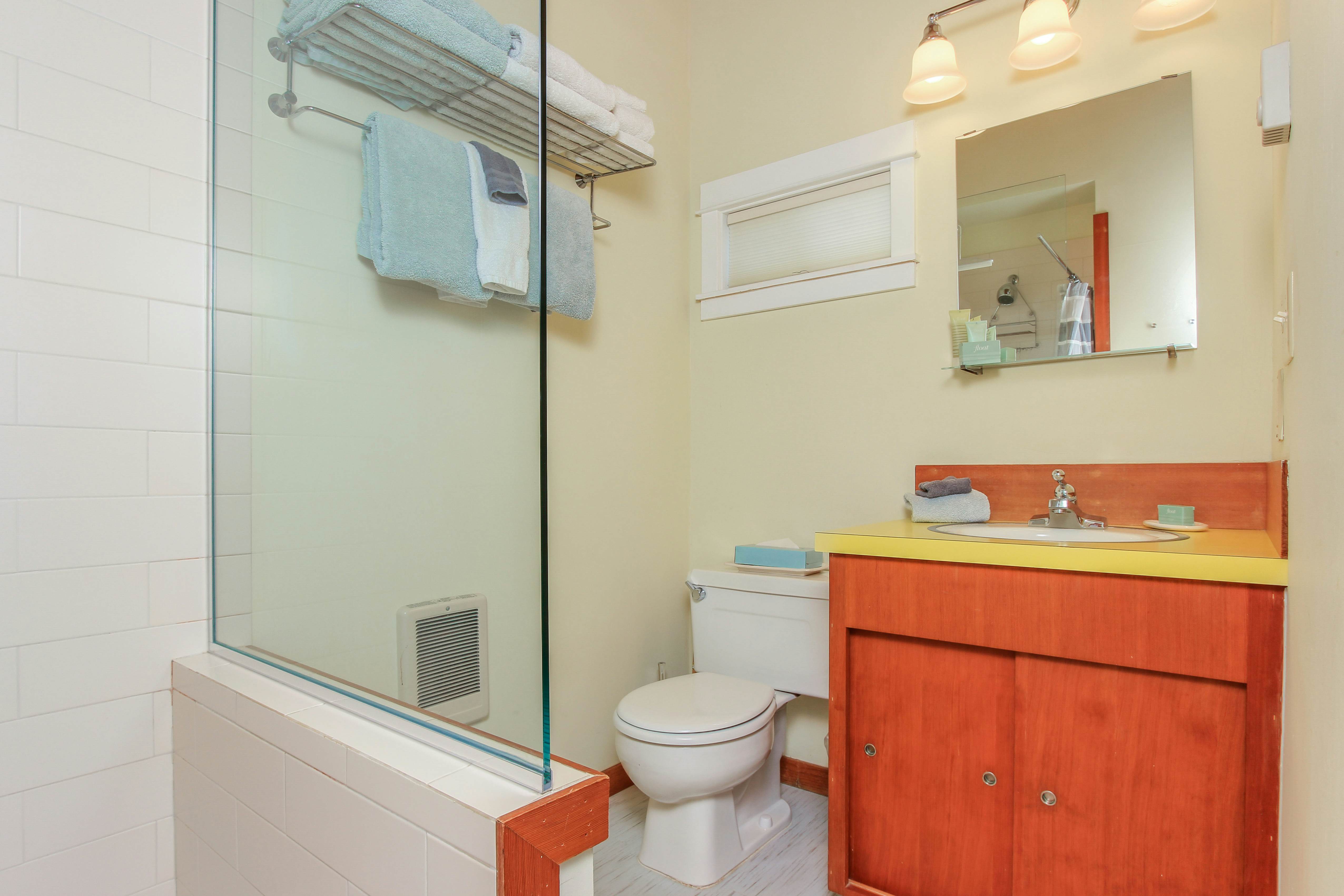 Modern, oceanfront home w/ stunning ocean views & nearby beach access