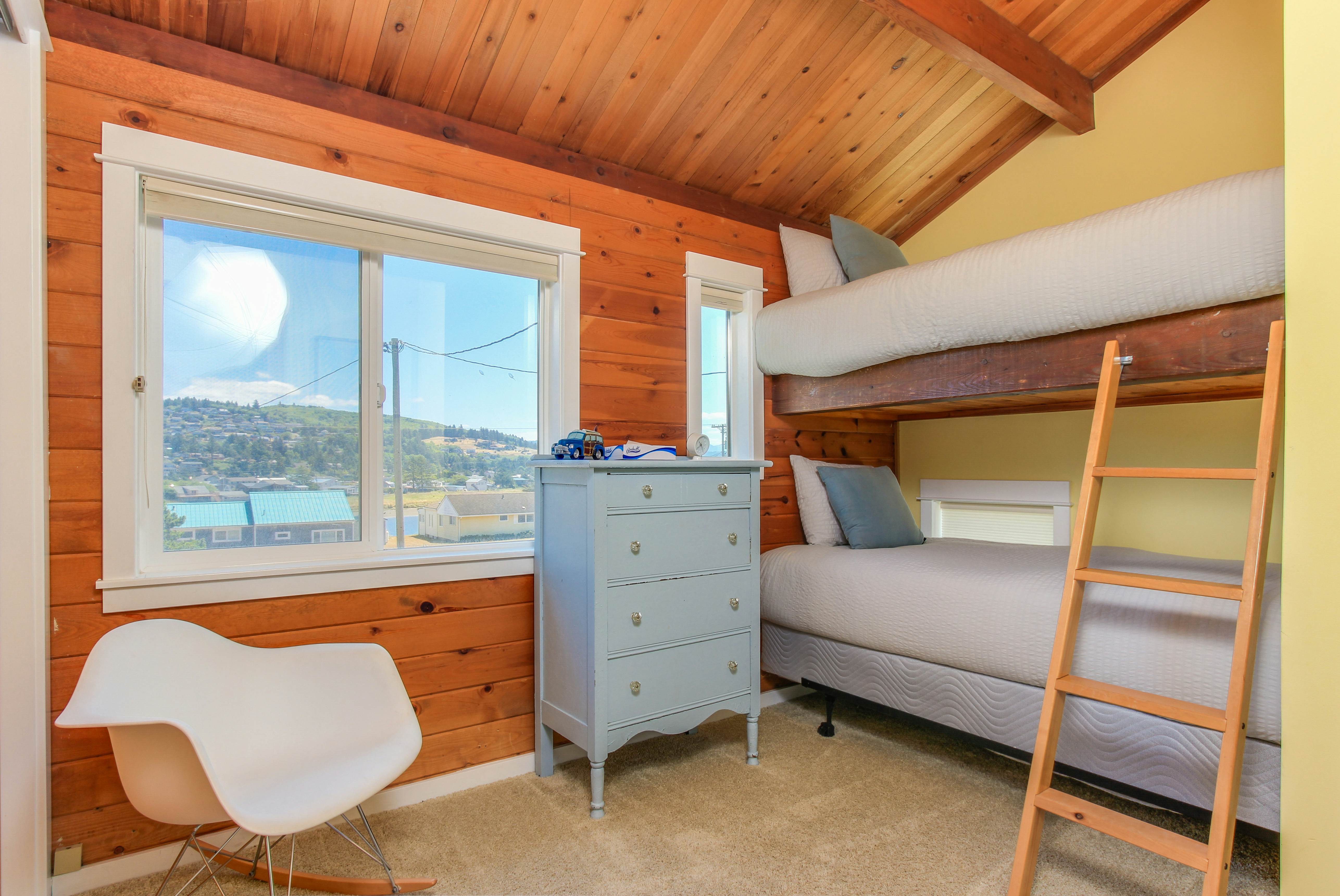 Modern, oceanfront home w/ stunning ocean views & nearby beach access