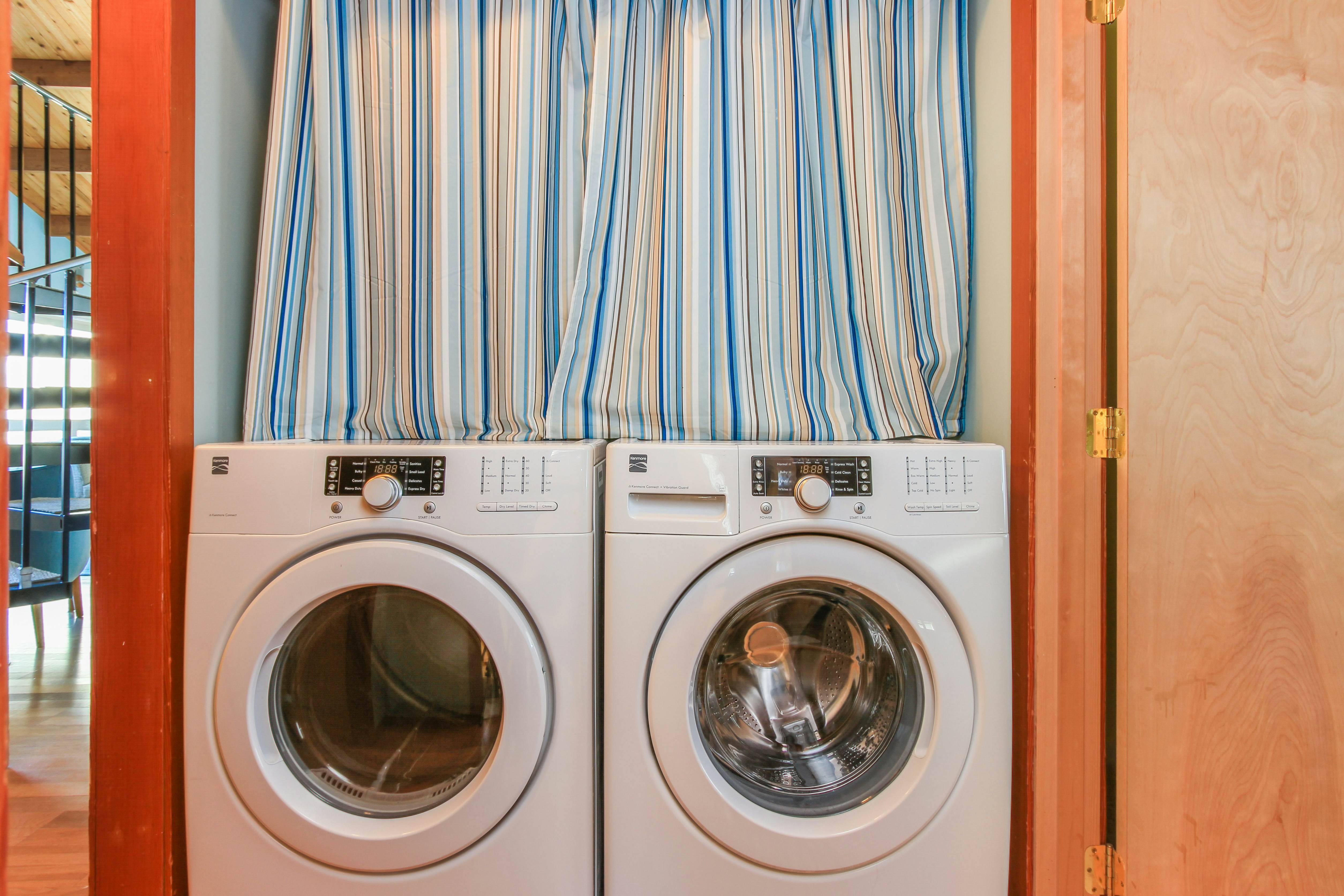 Modern, oceanfront home w/ stunning ocean views & nearby beach access