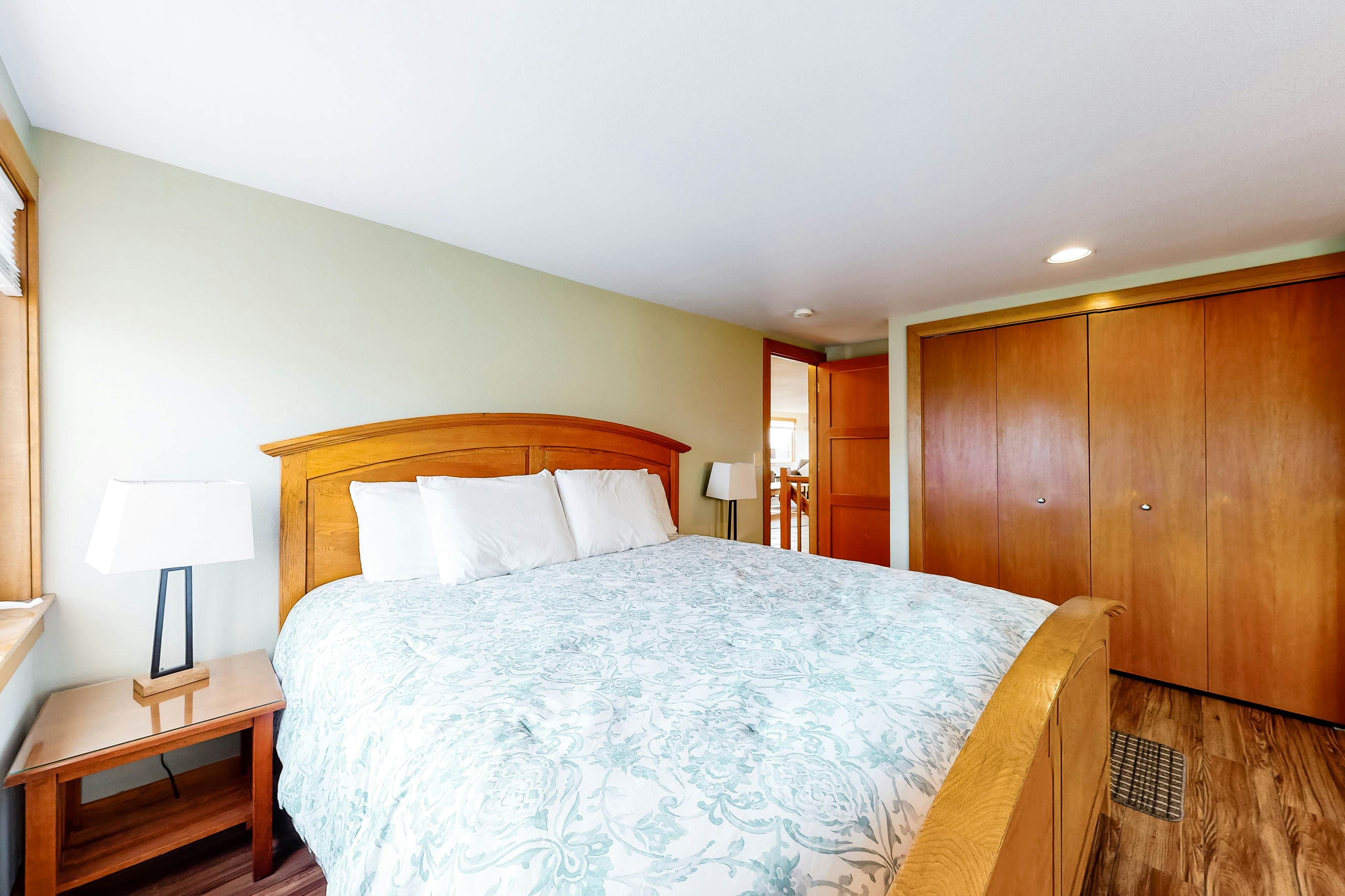 Beautiful oceanfront home w/ a gorgeous view