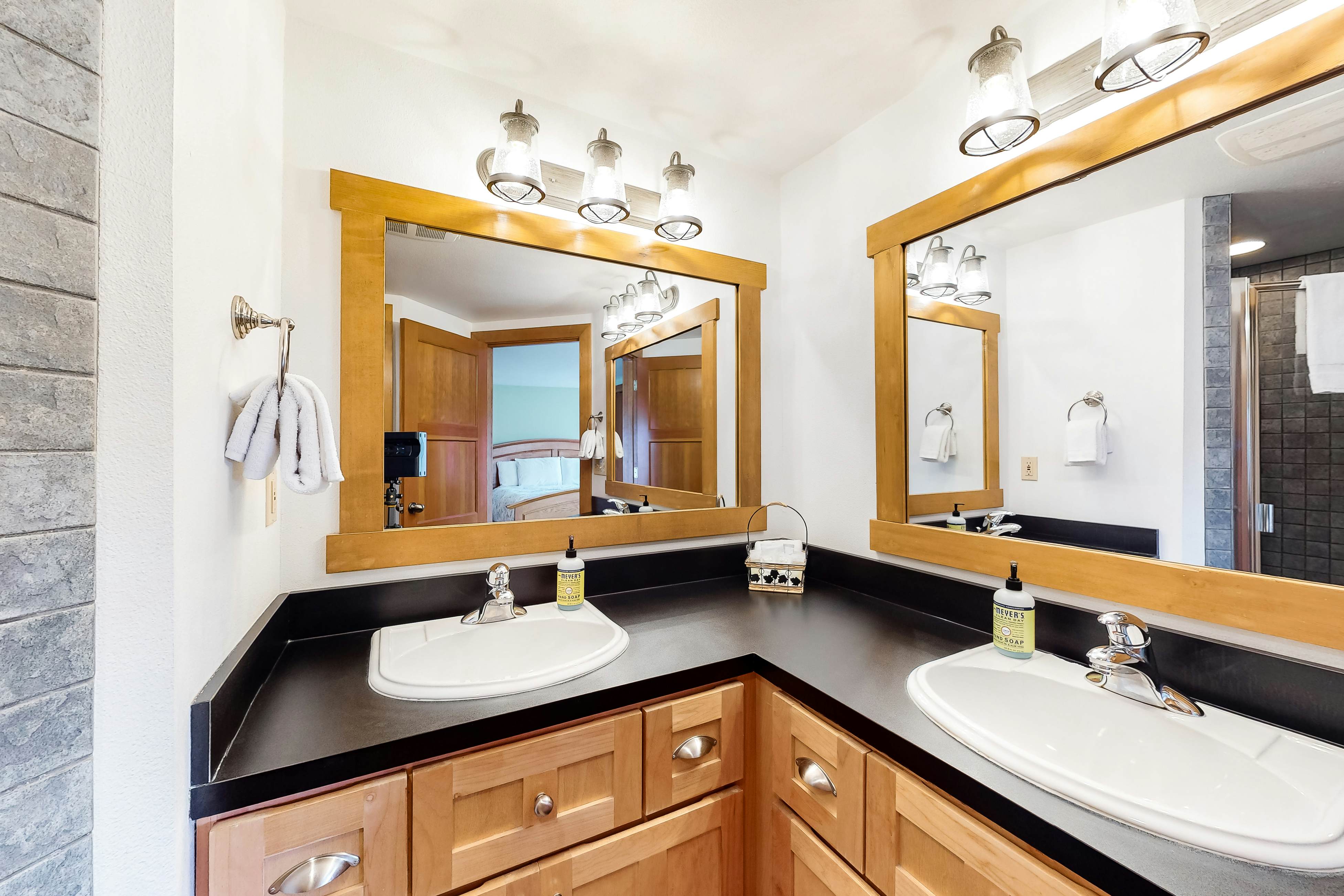 Beautiful oceanfront home w/ a gorgeous view