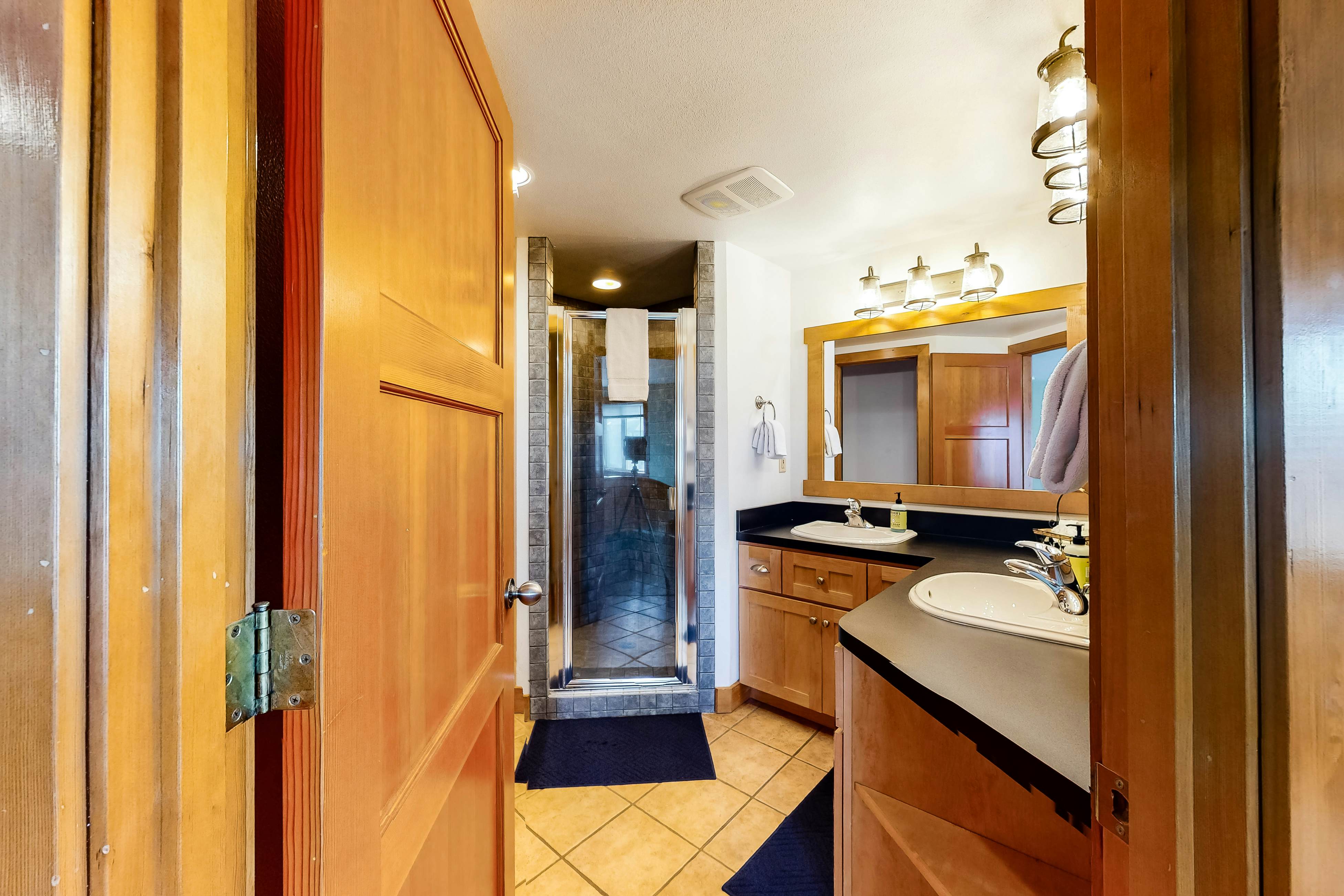 Beautiful oceanfront home w/ a gorgeous view