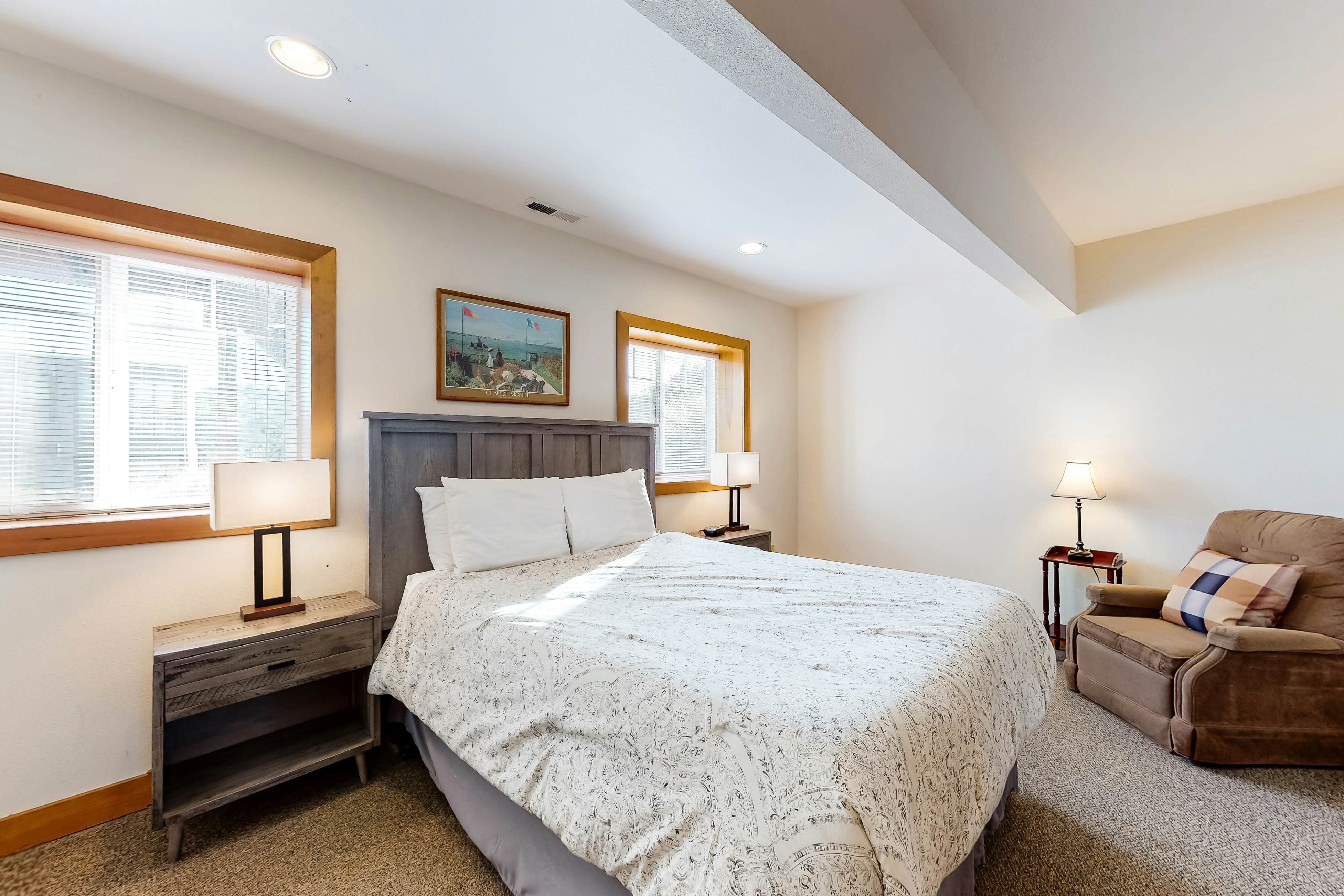 Beautiful oceanfront home w/ a gorgeous view