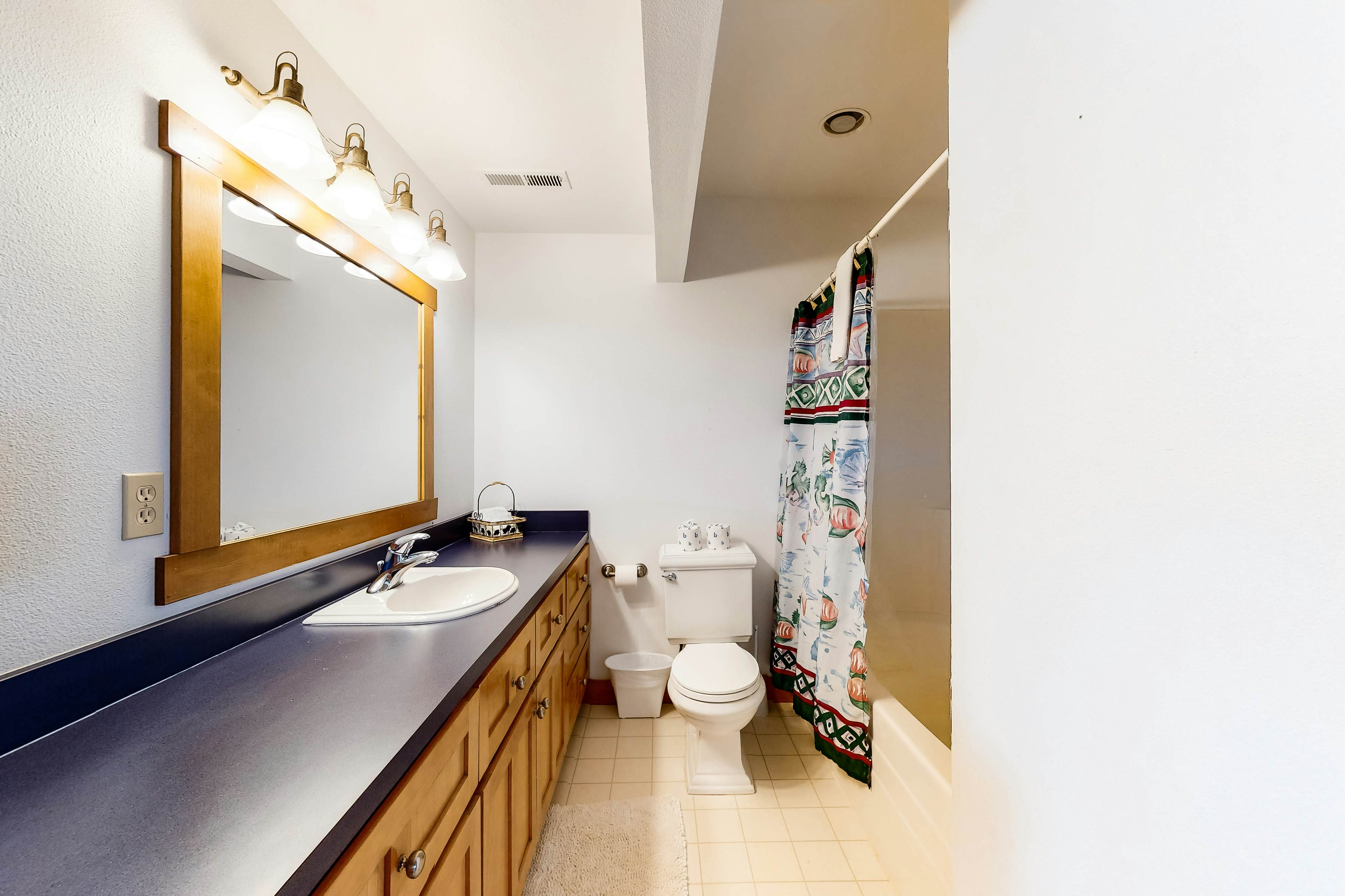 Beautiful oceanfront home w/ a gorgeous view