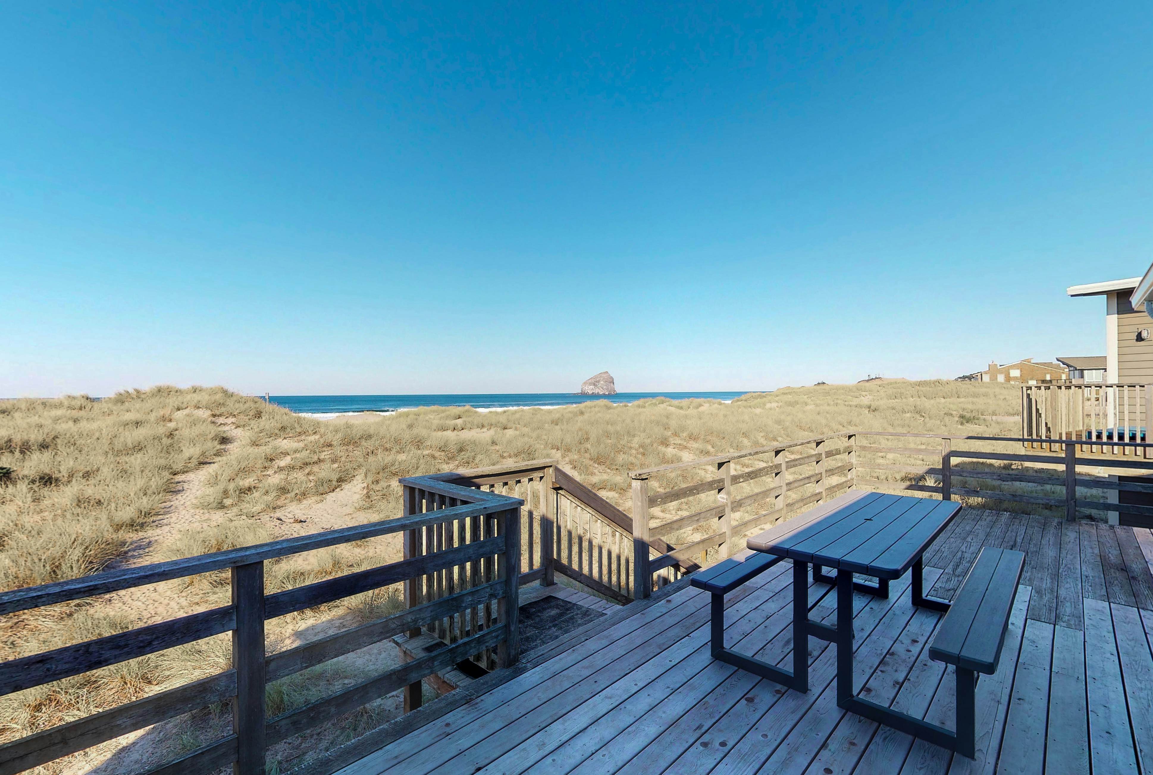 Beautiful oceanfront home w/ a gorgeous view