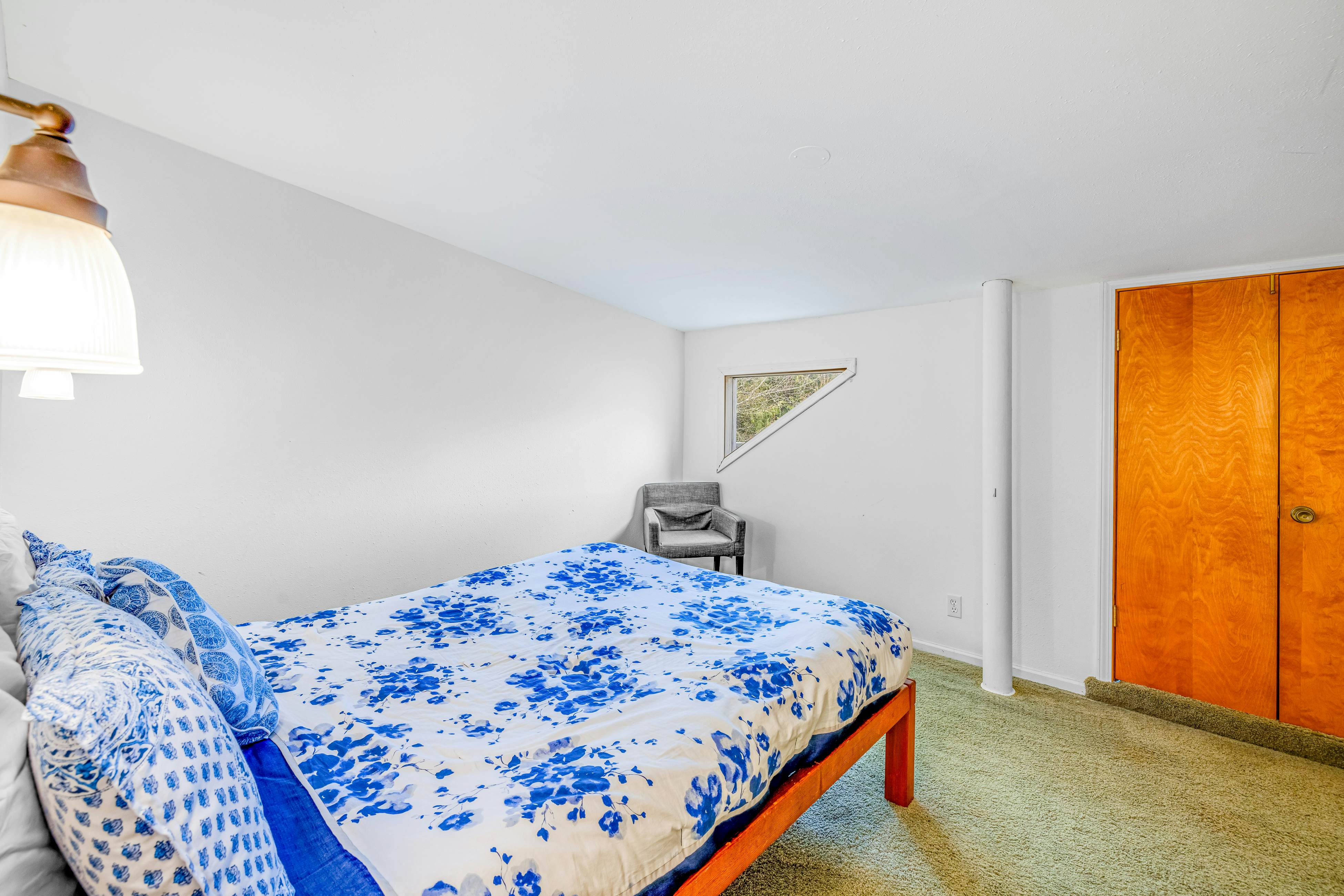 Serene Sandlake Bayfront Home with WiFi & Private Hot Tub - Dogs Welcome