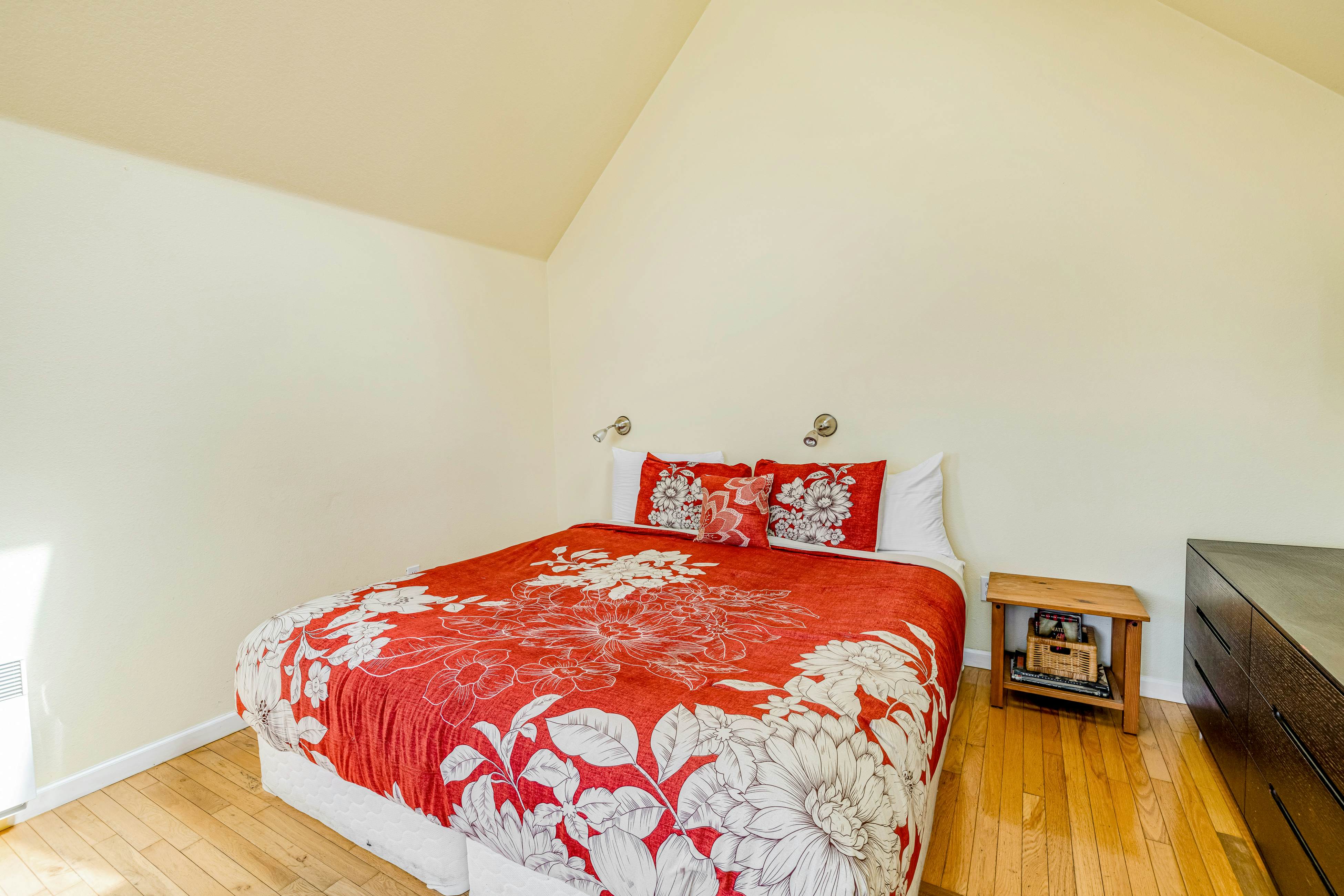 Serene Sandlake Bayfront Home with WiFi & Private Hot Tub - Dogs Welcome