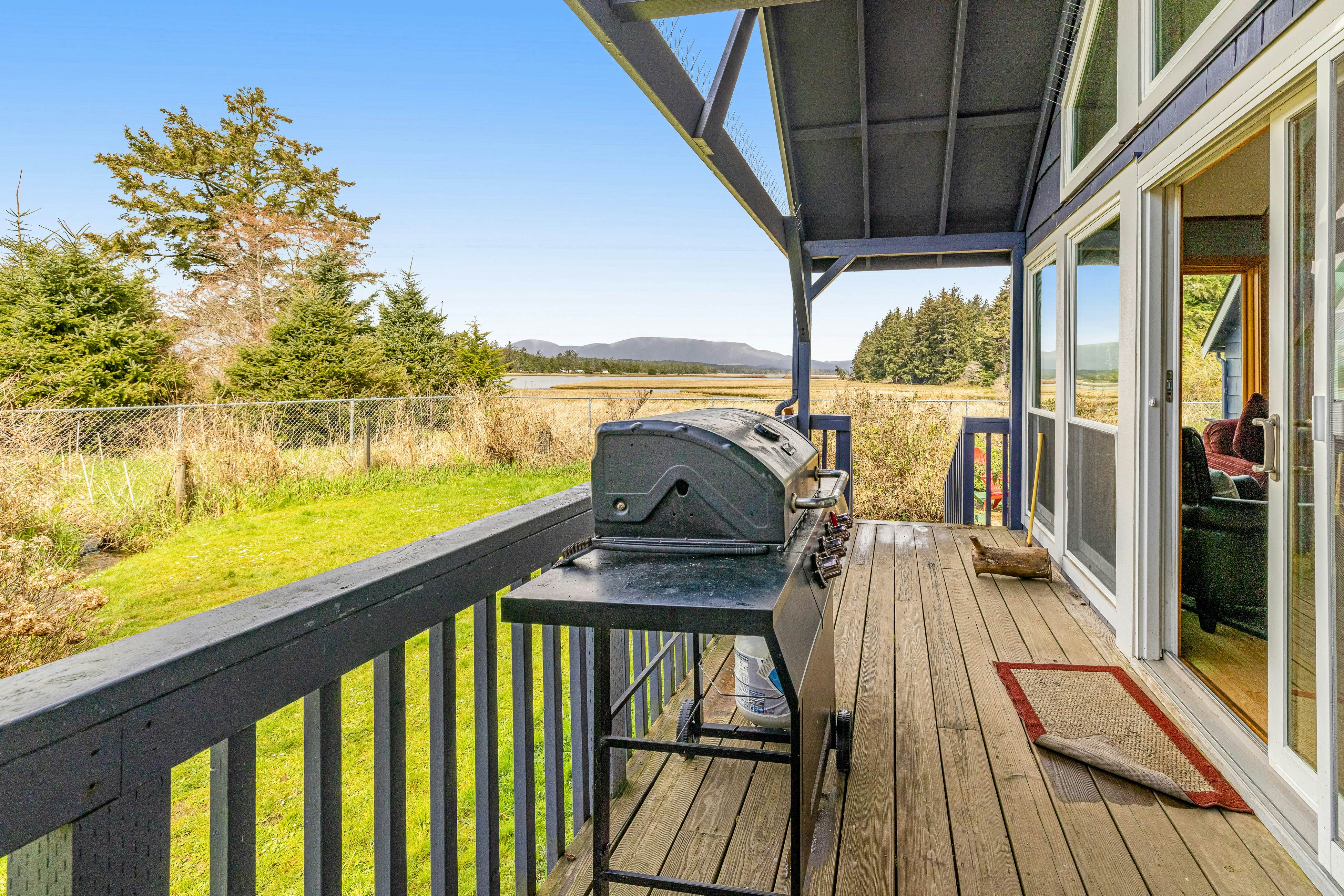 Serene Sandlake Bayfront Home with WiFi & Private Hot Tub - Dogs Welcome