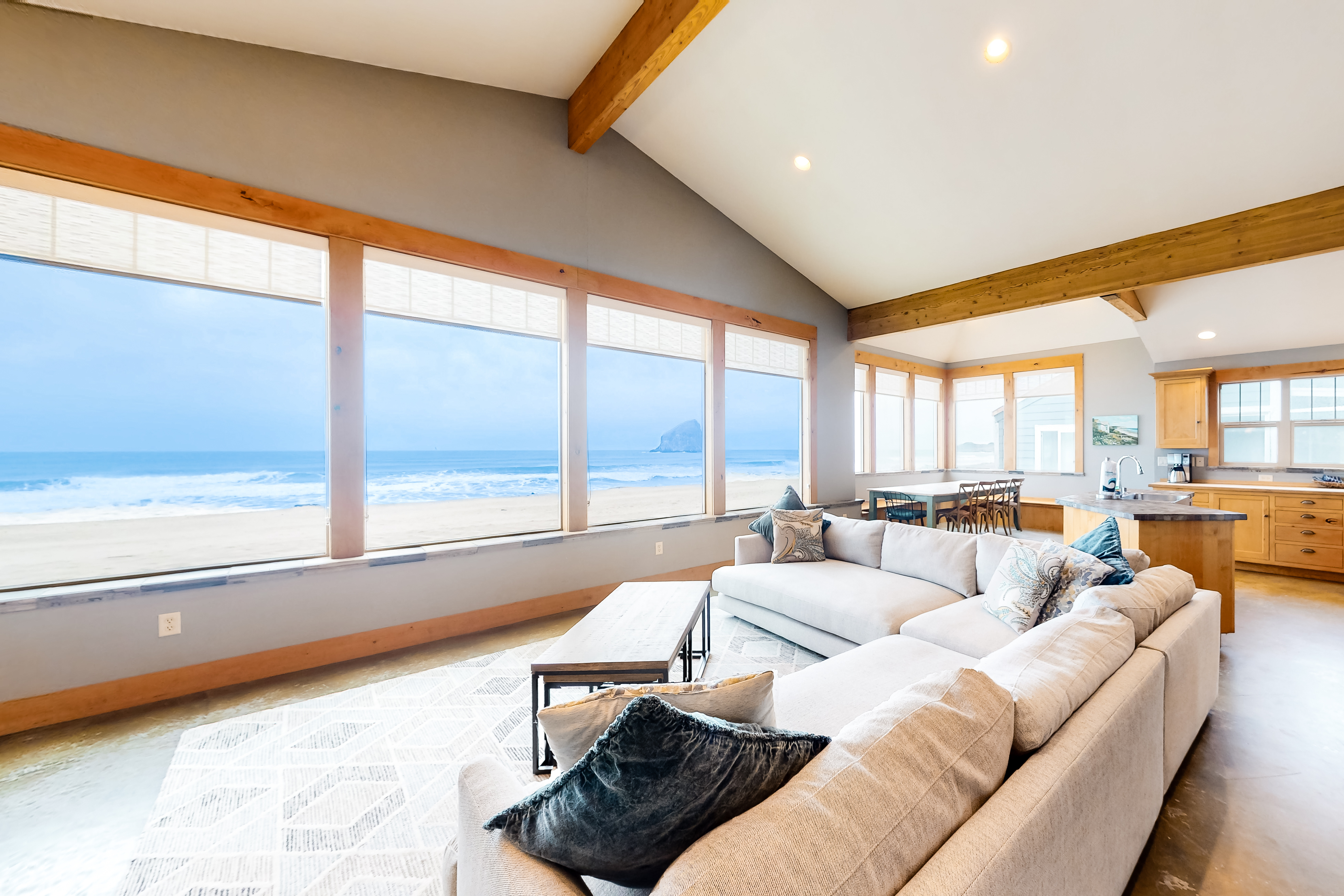 Gorgeous oceanfront home with incredible views of Haystack Rock dog friendly