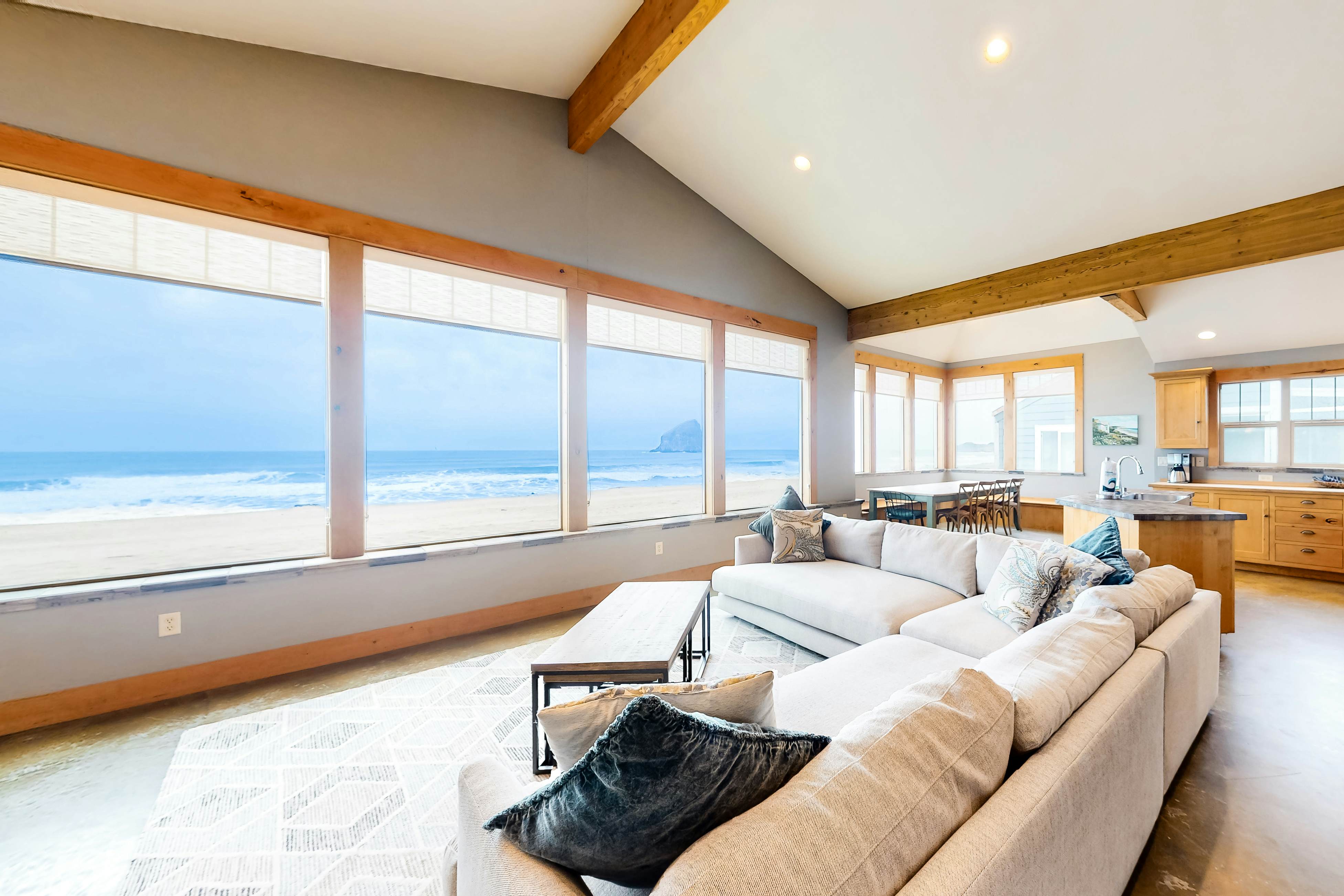 Gorgeous oceanfront home with incredible views of Haystack Rock - dog-friendly