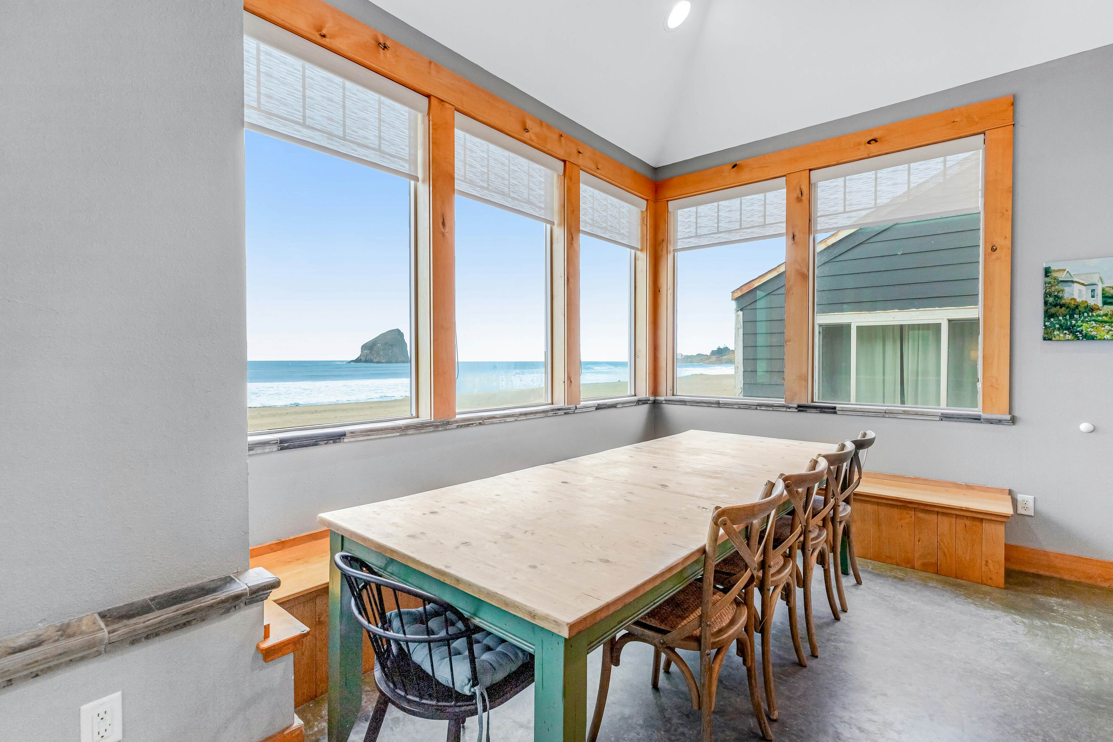Gorgeous oceanfront home with incredible views of Haystack Rock - dog-friendly