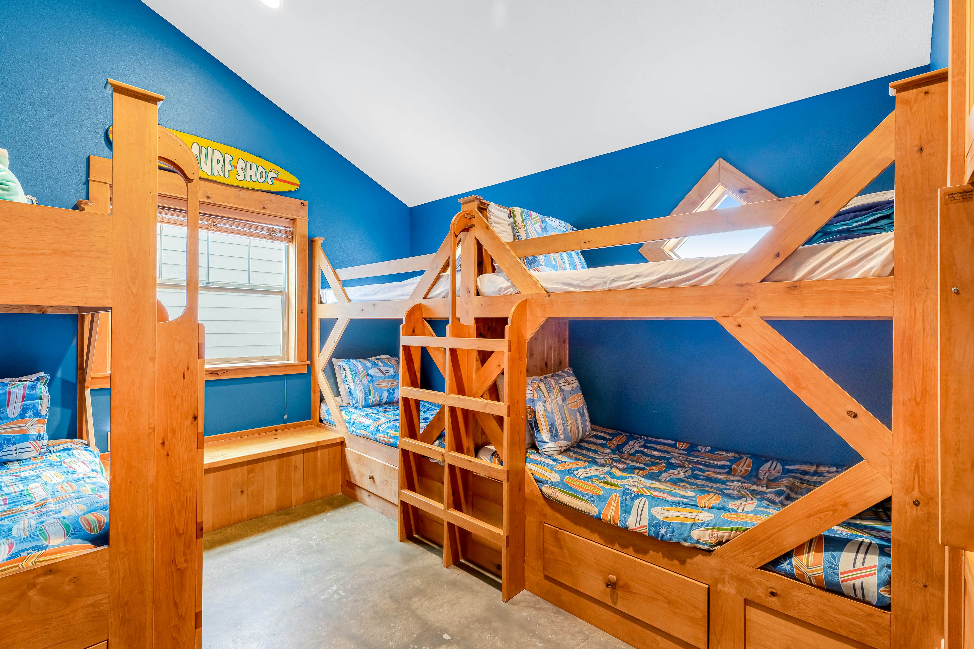 Gorgeous oceanfront home with incredible views of Haystack Rock - dog-friendly