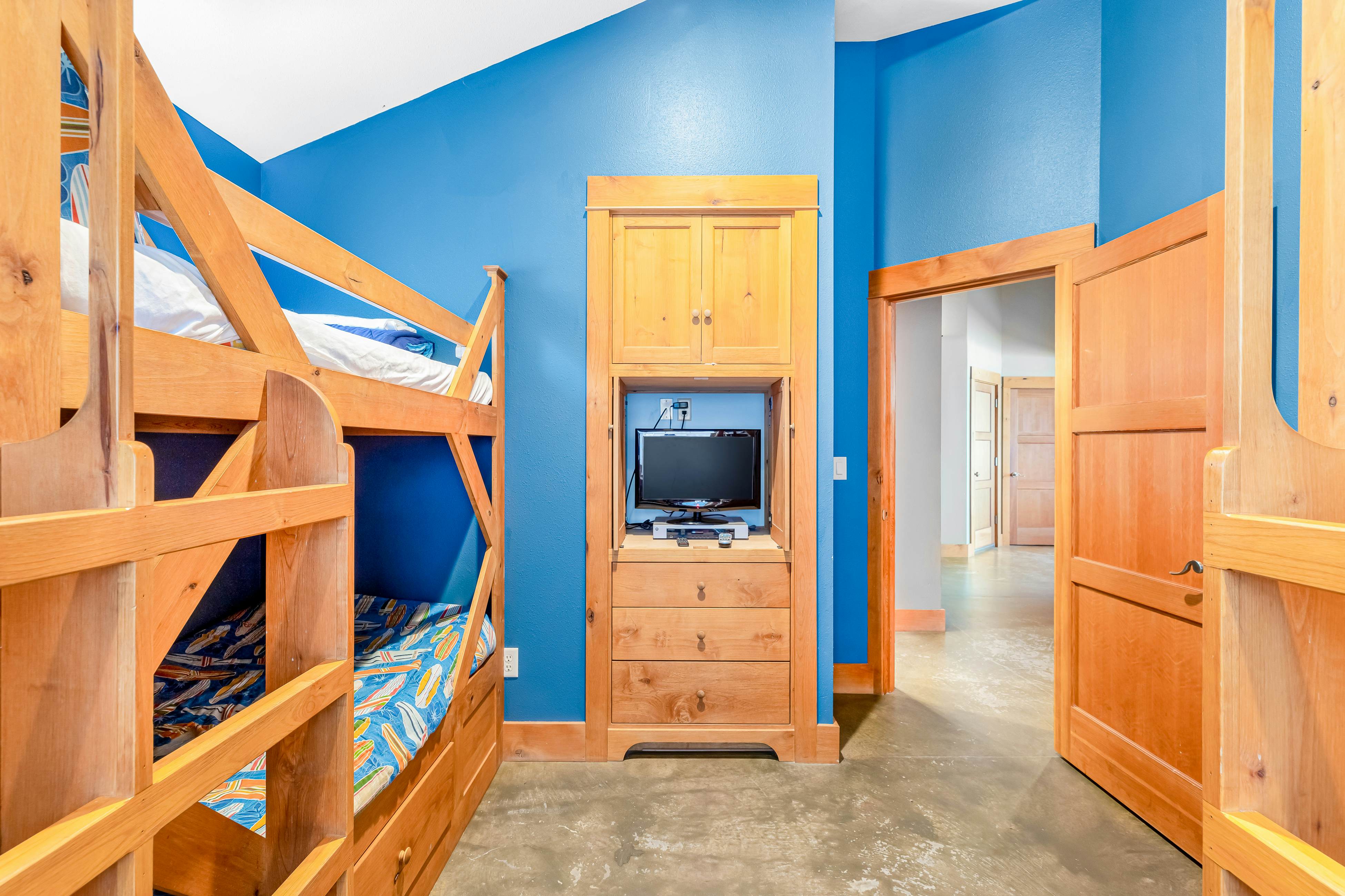 Gorgeous oceanfront home with incredible views of Haystack Rock - dog-friendly