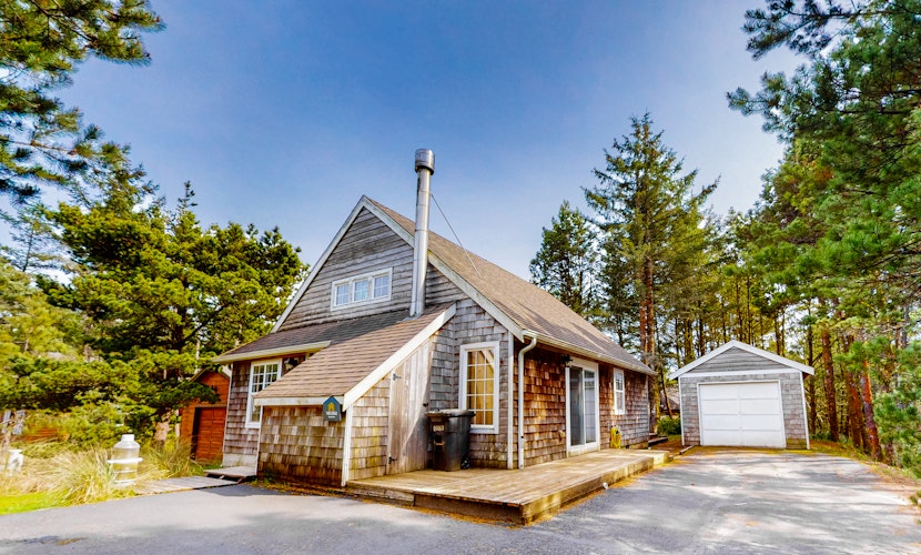 Charming Beach House with Unique Decorations and Nearby Beach Access