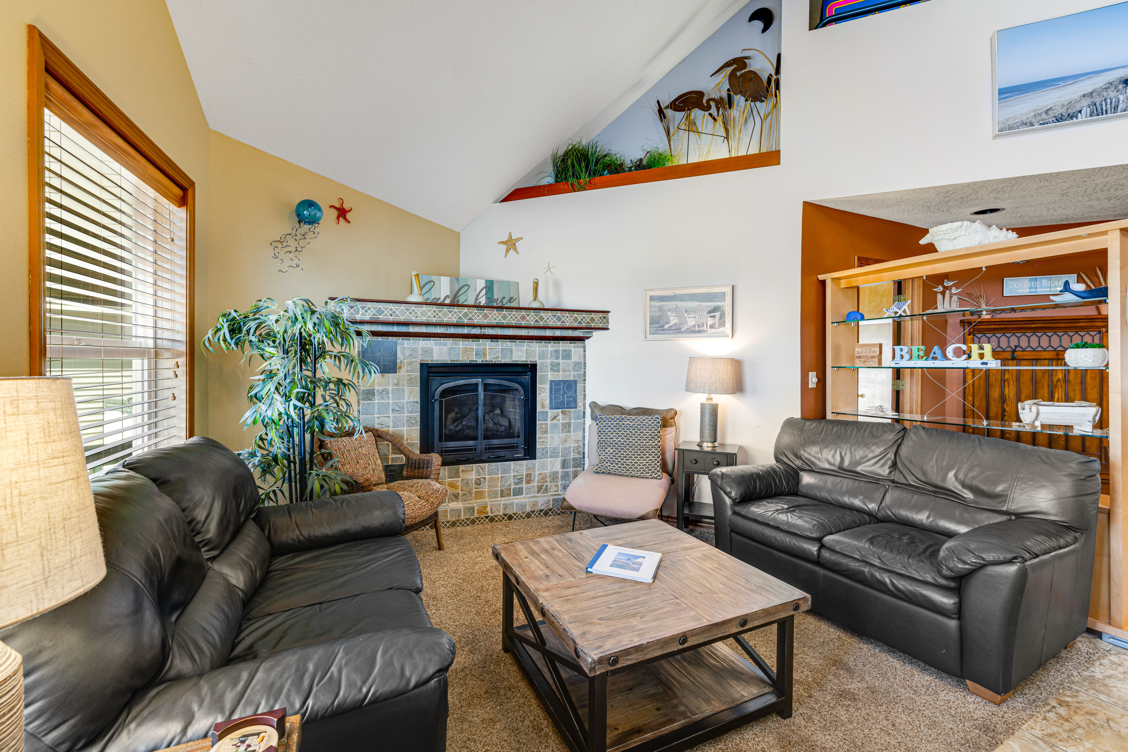 Dog Friendly House with Ocean Views Hot Tub Arcade Machine and Easy Beach Access