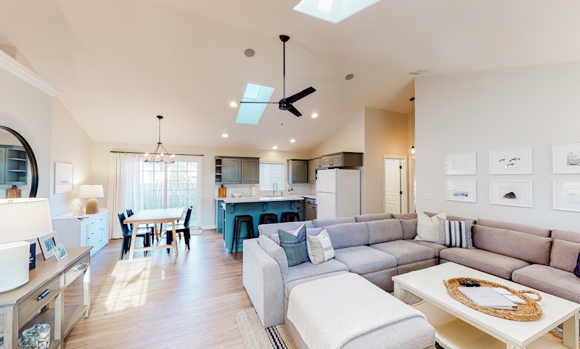 Family Friendly Beach Home with High Speed WiFi Gas Fireplace and Washer Dryer