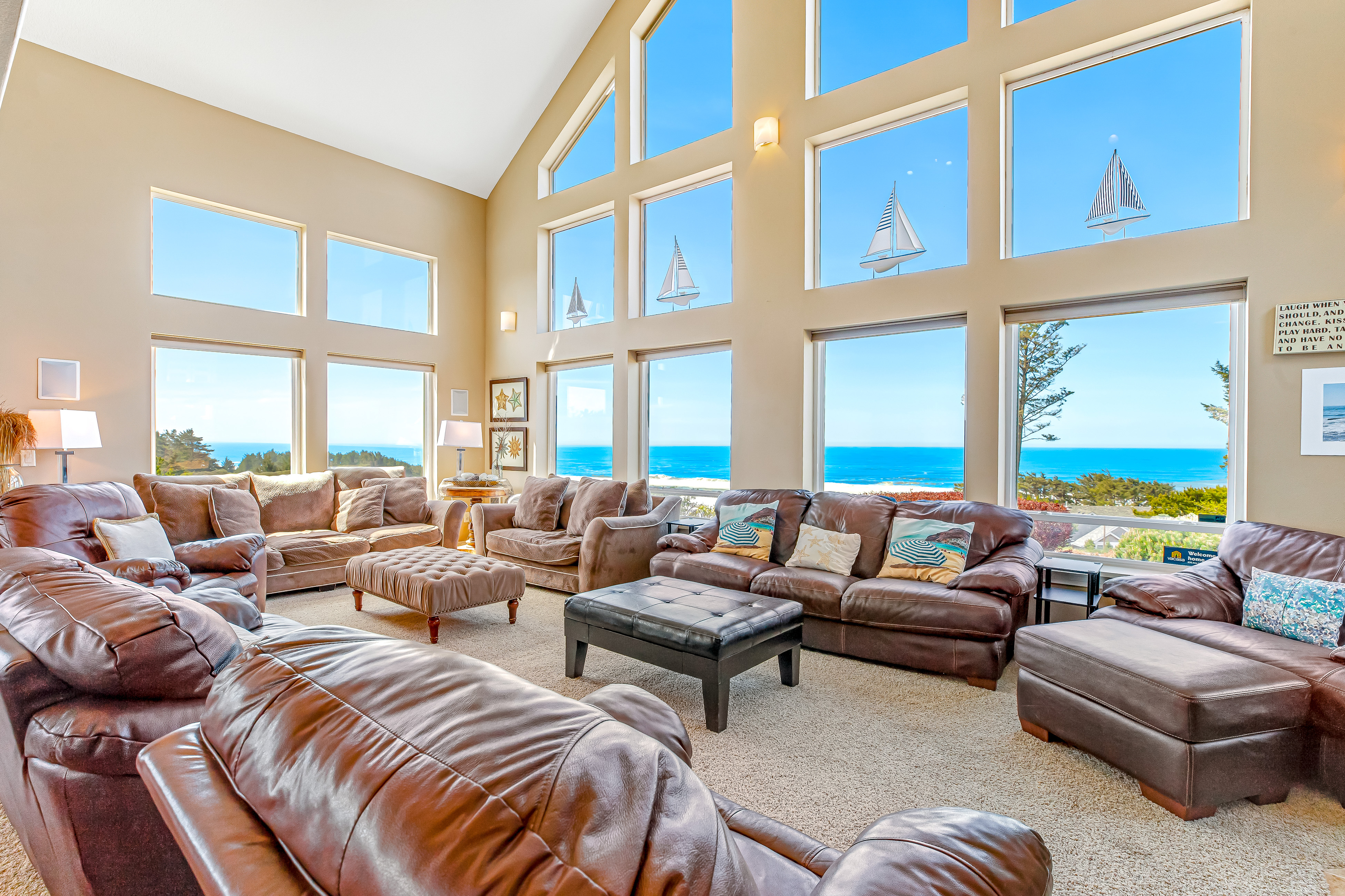 Ocean and Mountain View Home with Private Hot Tub Pool Table Deck Fast WiFi