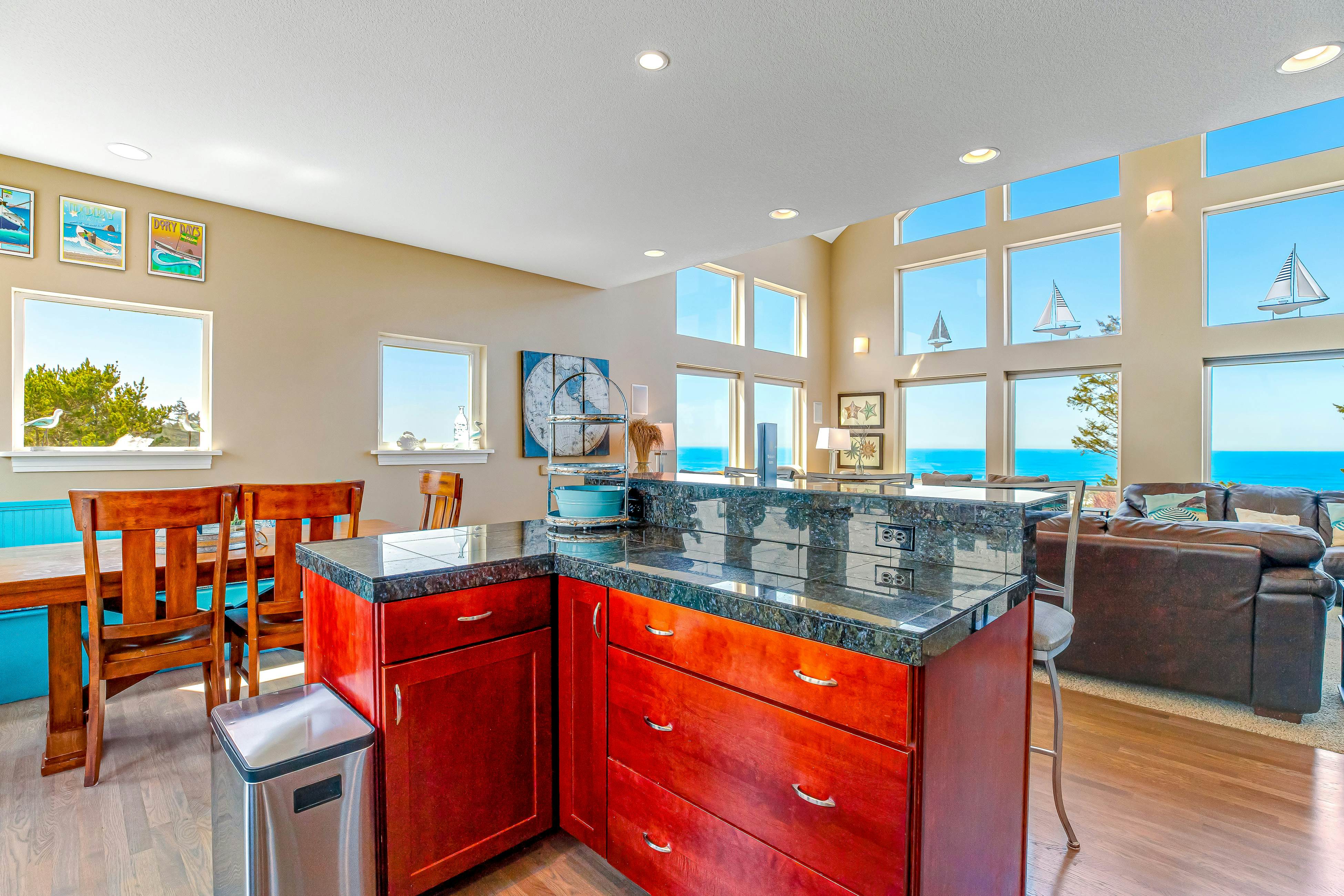 Ocean & Mountain View Home with Private Hot Tub, Pool Table, Deck, Fast WiFi