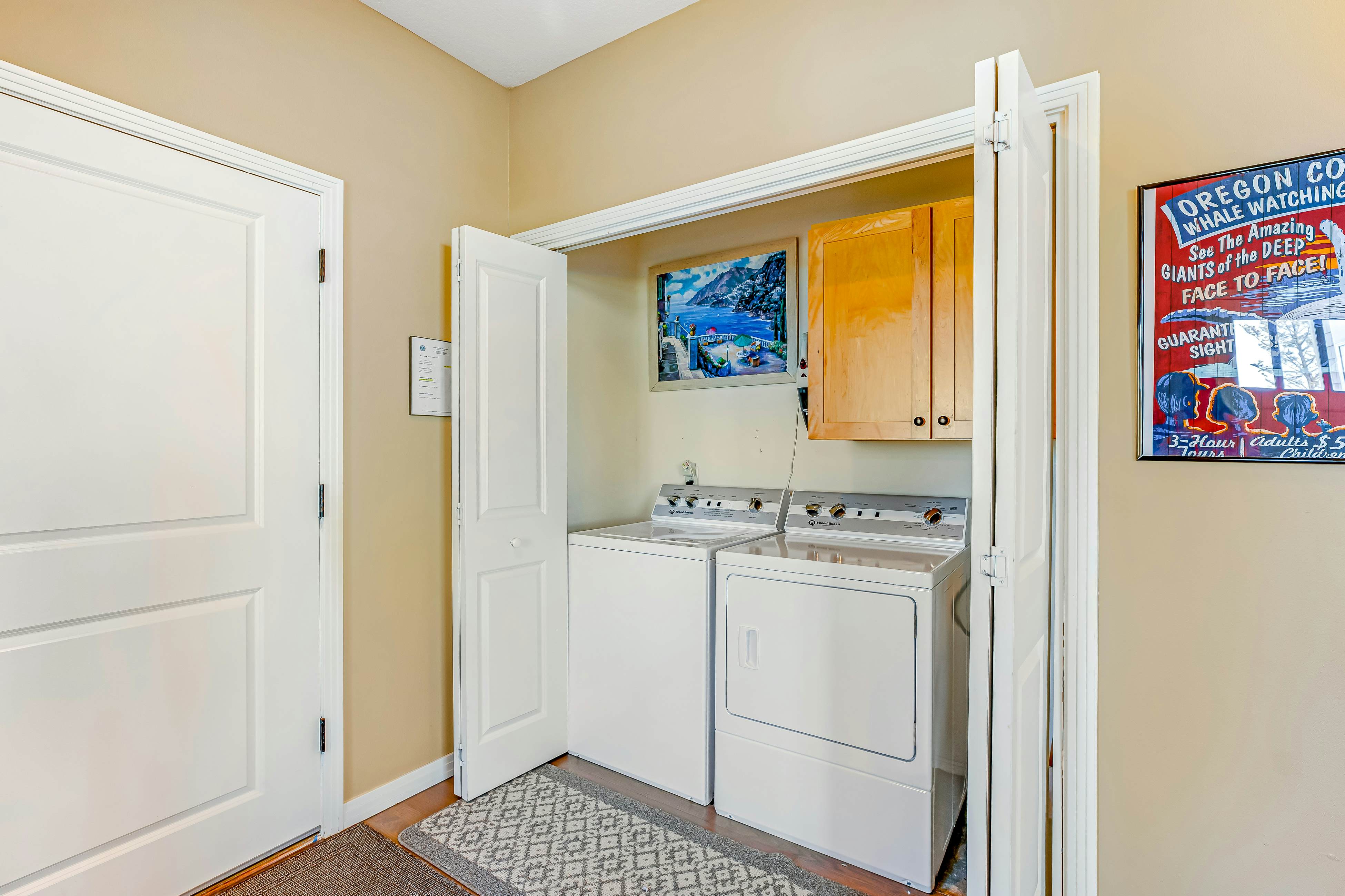 Ocean & Mountain View Home with Private Hot Tub, Pool Table, Deck, Fast WiFi