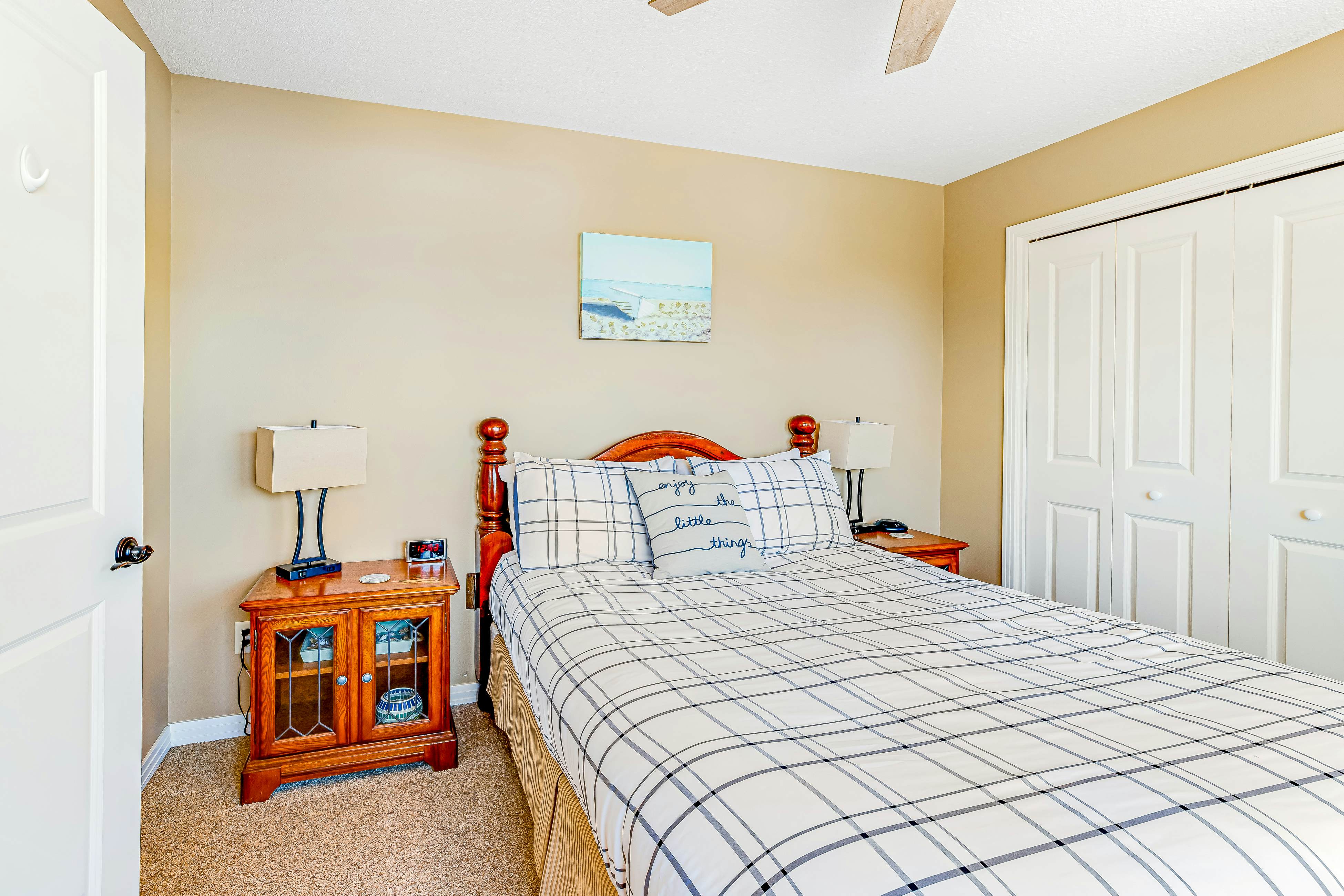 Ocean & Mountain View Home with Private Hot Tub, Pool Table, Deck, Fast WiFi