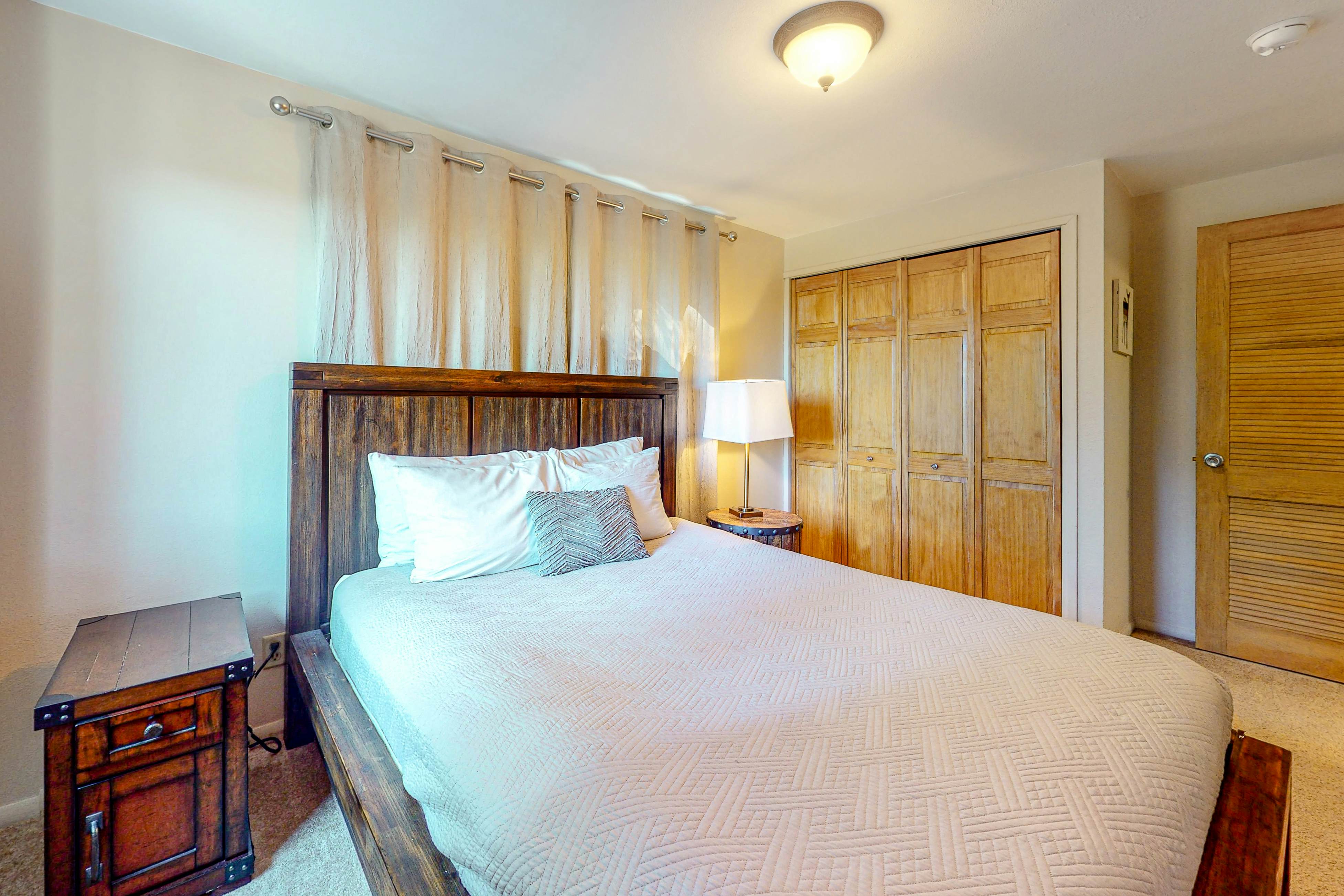 Nature lover's paradise next to Cape Kiwanda State Park - walk to beach