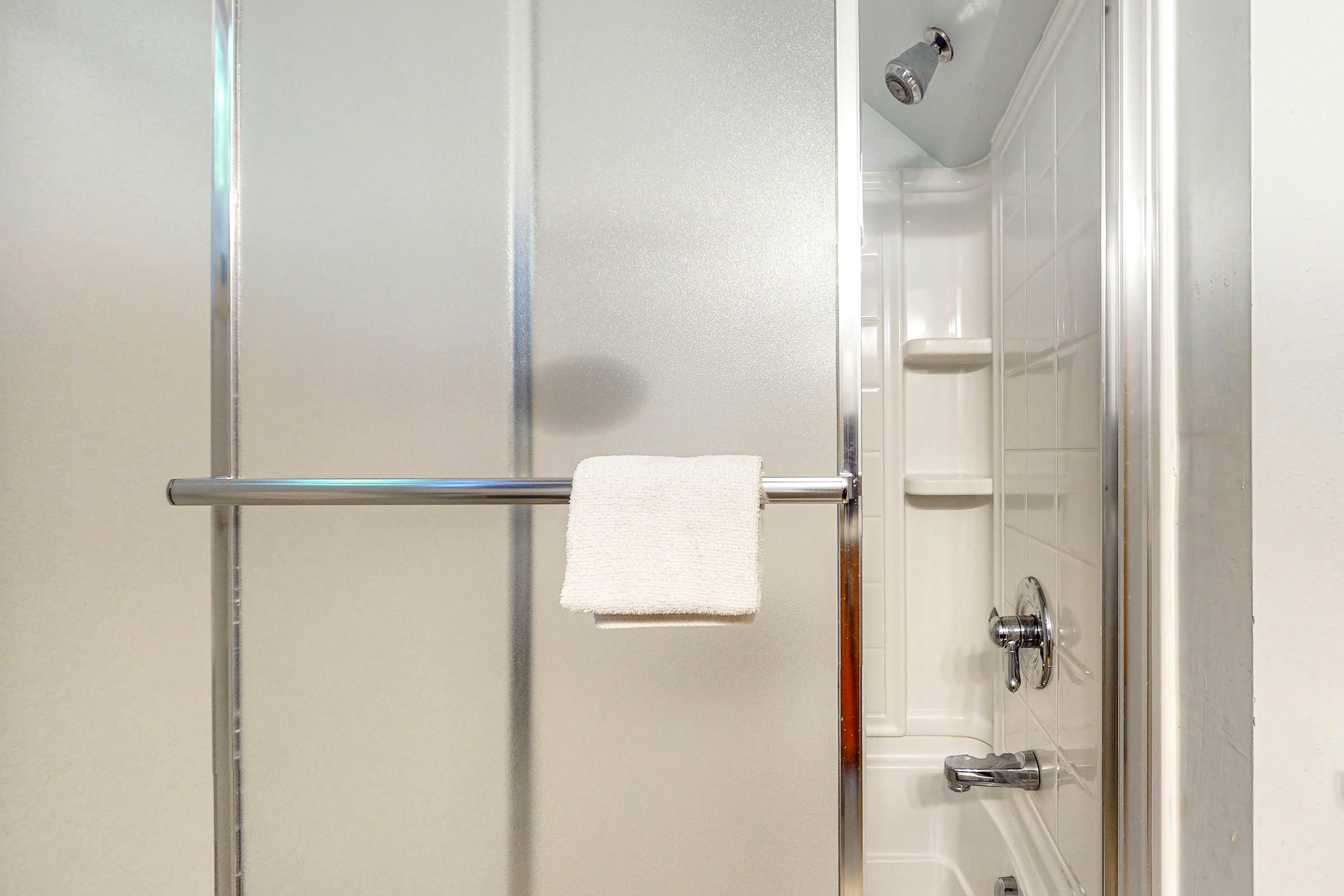 Nature lover's paradise next to Cape Kiwanda State Park - walk to beach