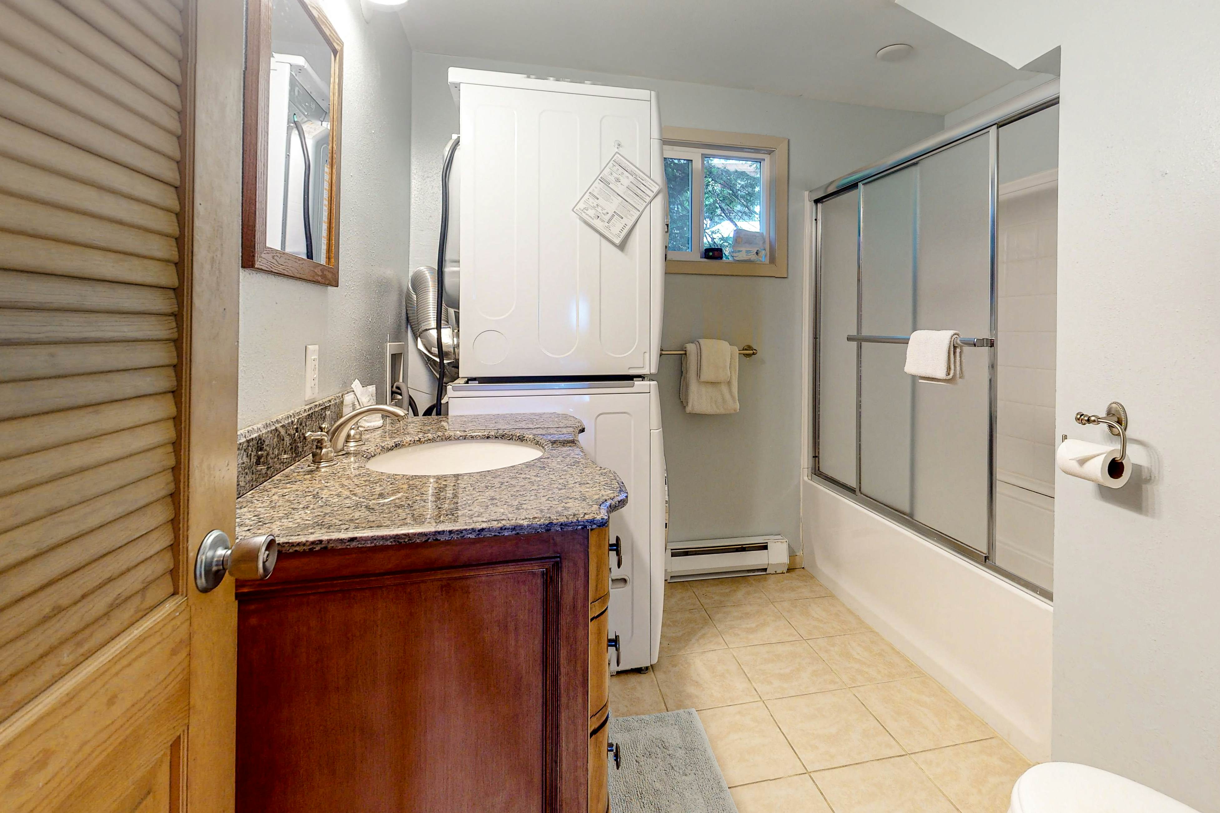 Nature lover's paradise next to Cape Kiwanda State Park - walk to beach