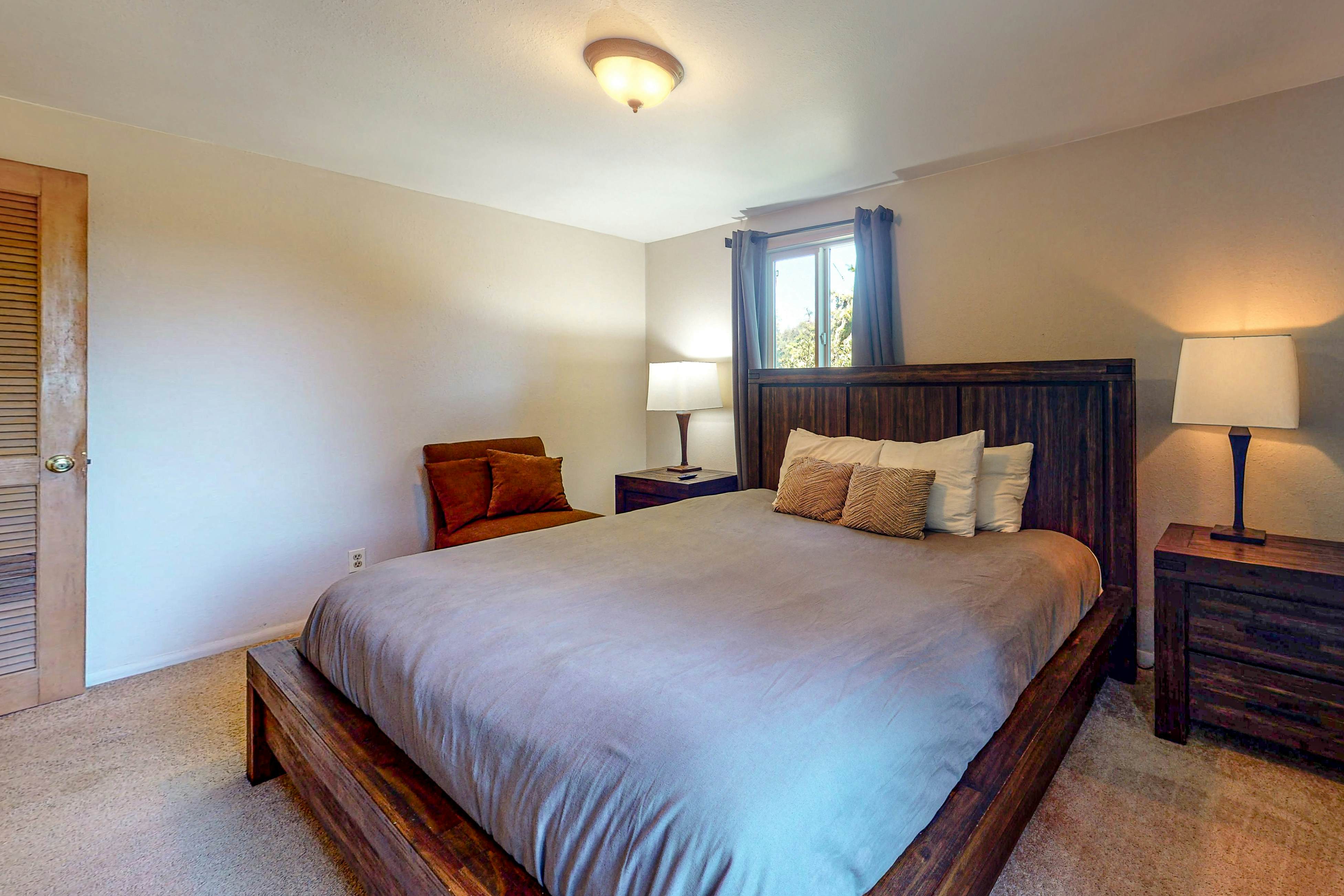 Nature lover's paradise next to Cape Kiwanda State Park - walk to beach