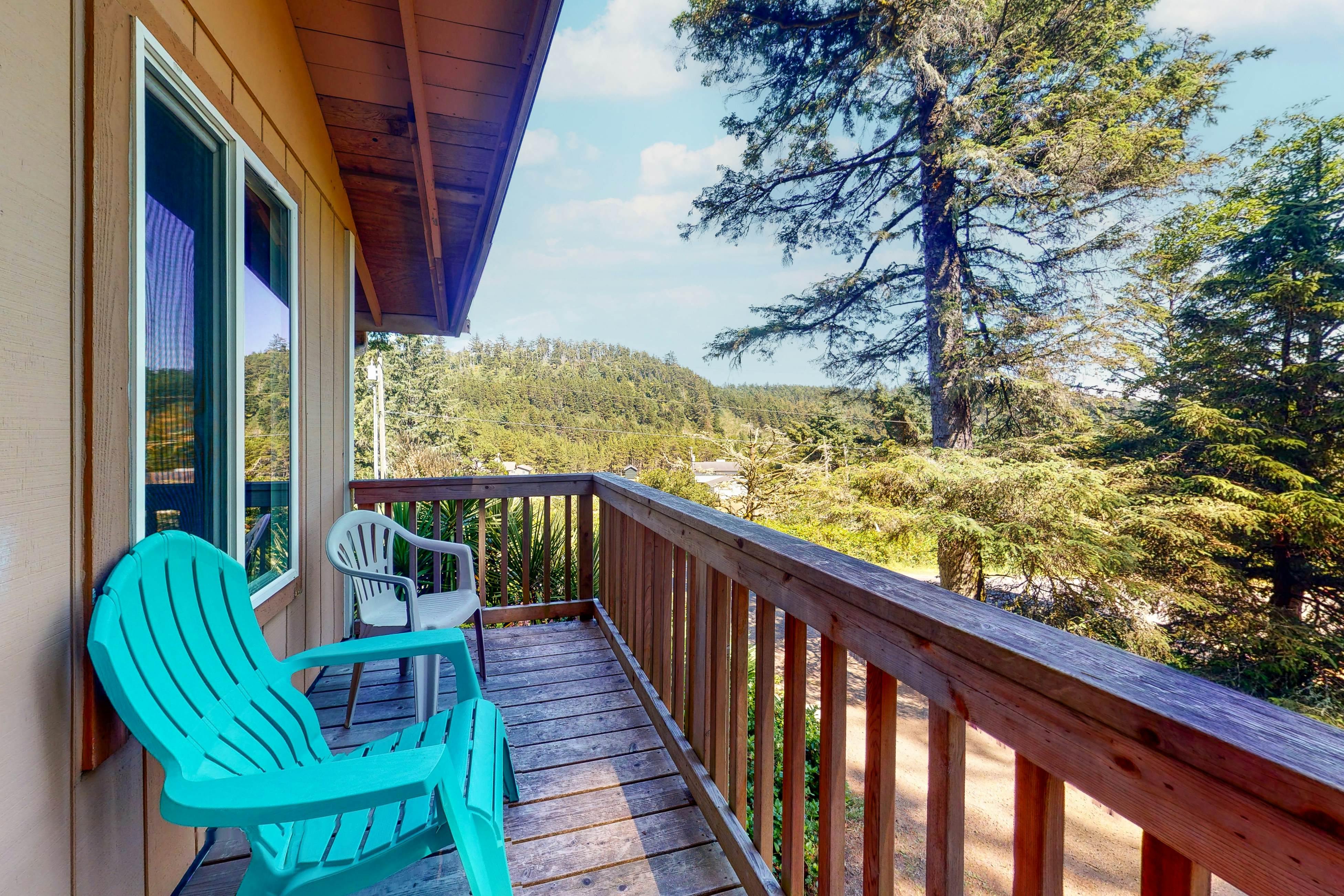 Nature lover's paradise next to Cape Kiwanda State Park - walk to beach