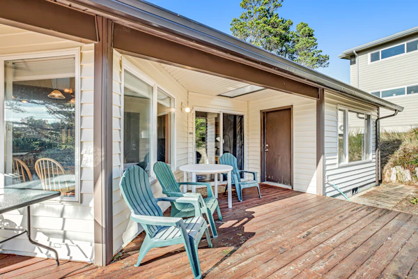 Cozy Home with Wood Stove WiFi Gas Grill and Large Deck Walk to Beach